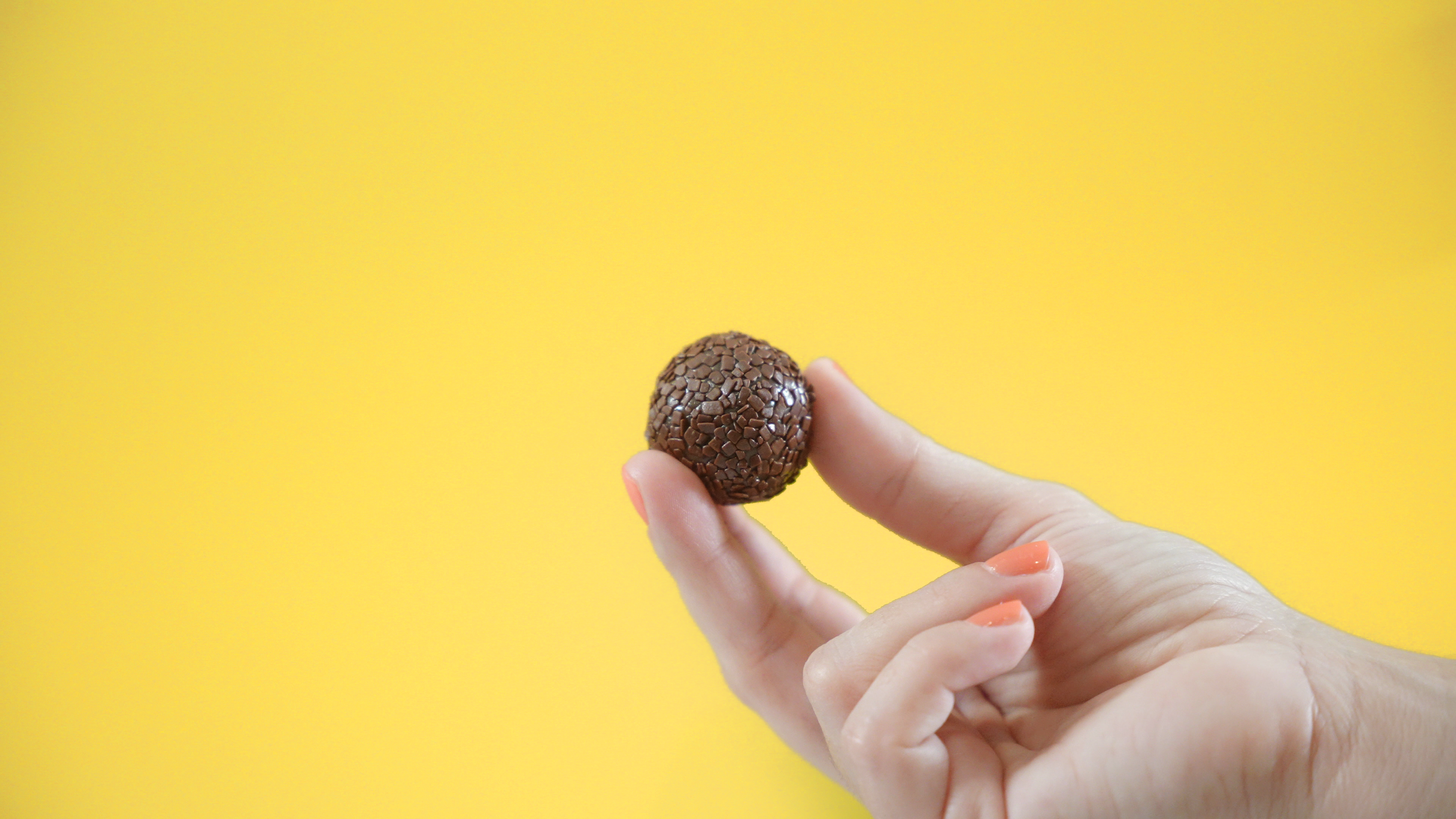 vlcsnap-2025-10-18-21h42m20s833_yellow.png