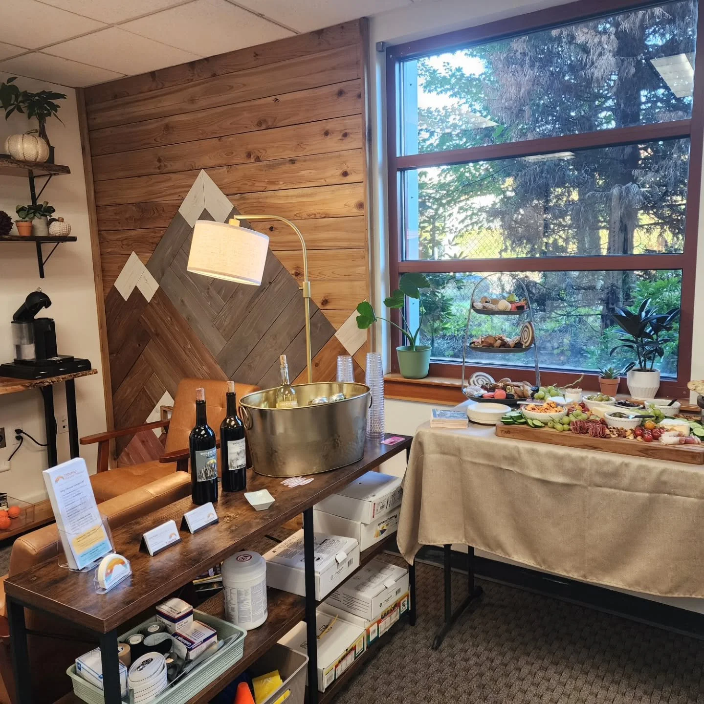 ✨ THANK YOU! ✨
A huge shoutout to everyone who joined us last night for our Open House at Tahoma Physical Therapy &mdash; what an incredible evening! 🙌🏽 From familiar faces to new friends, we loved connecting with our community, showing you around 