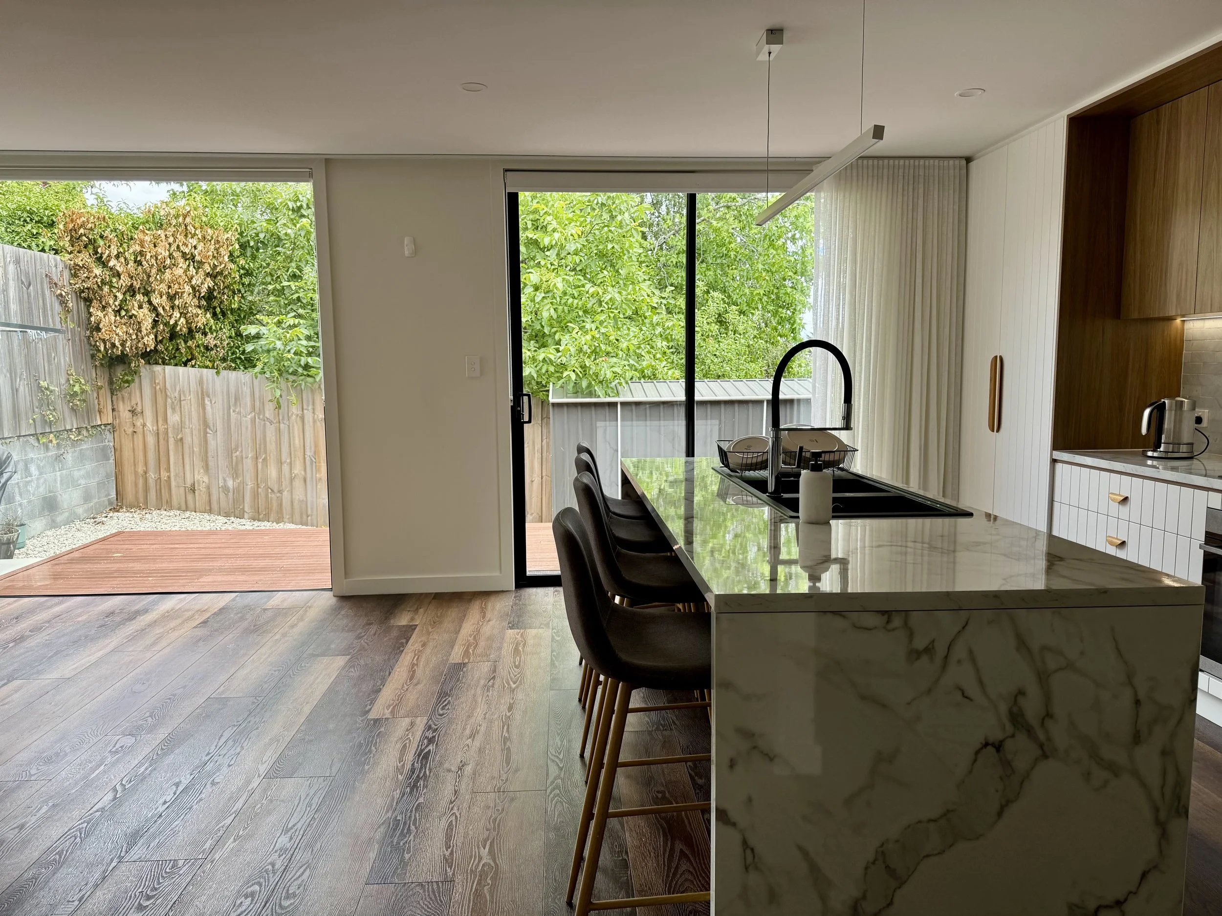 Crisp Designs Unit Kitchen 04.jpg