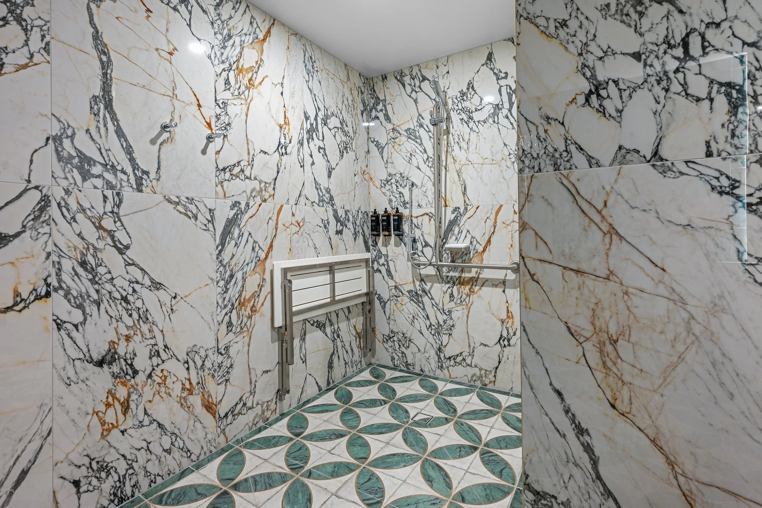 Crisp Designs The George Hotel Bathroom 4.jpg