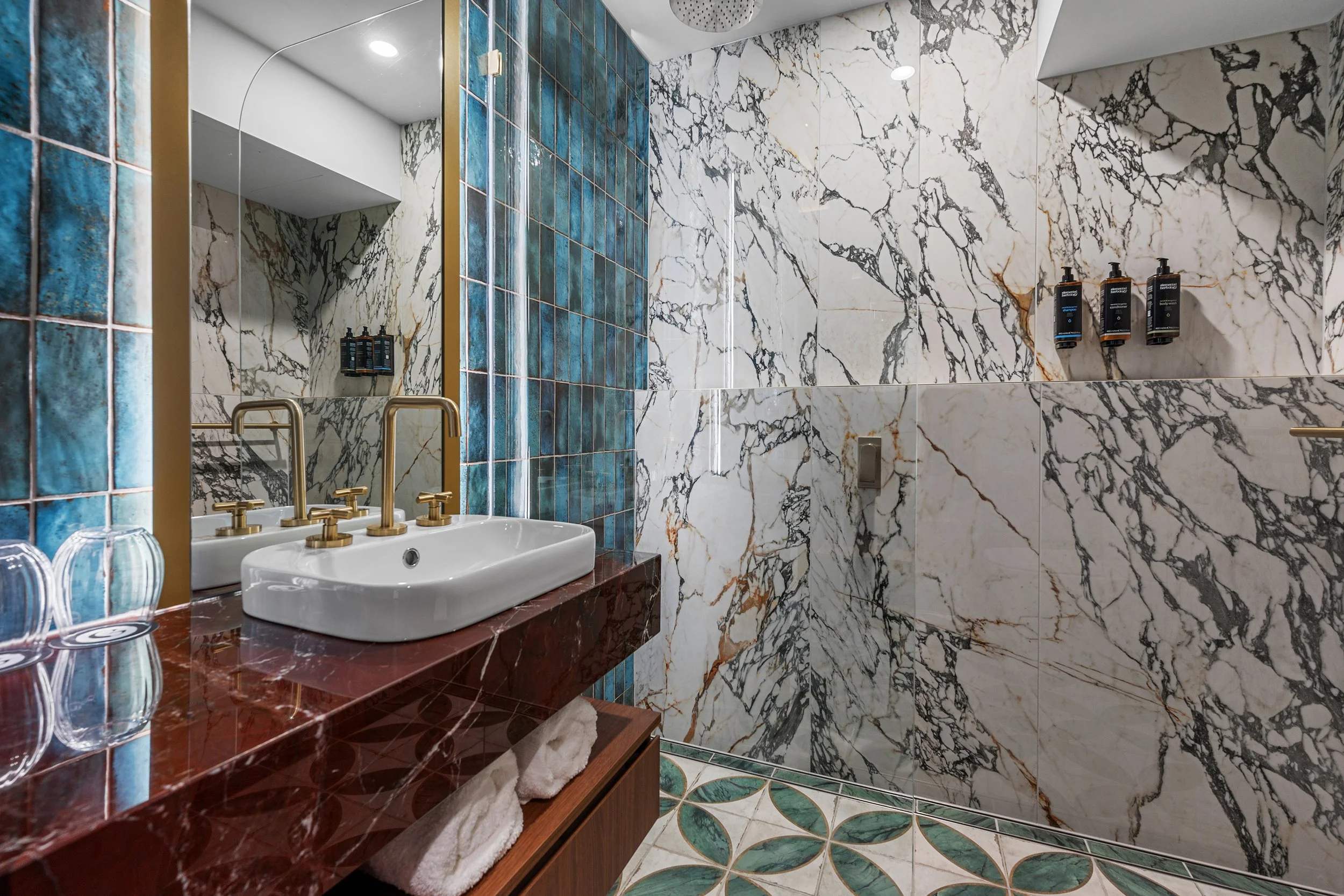 The George Hotel Room 07.jpg