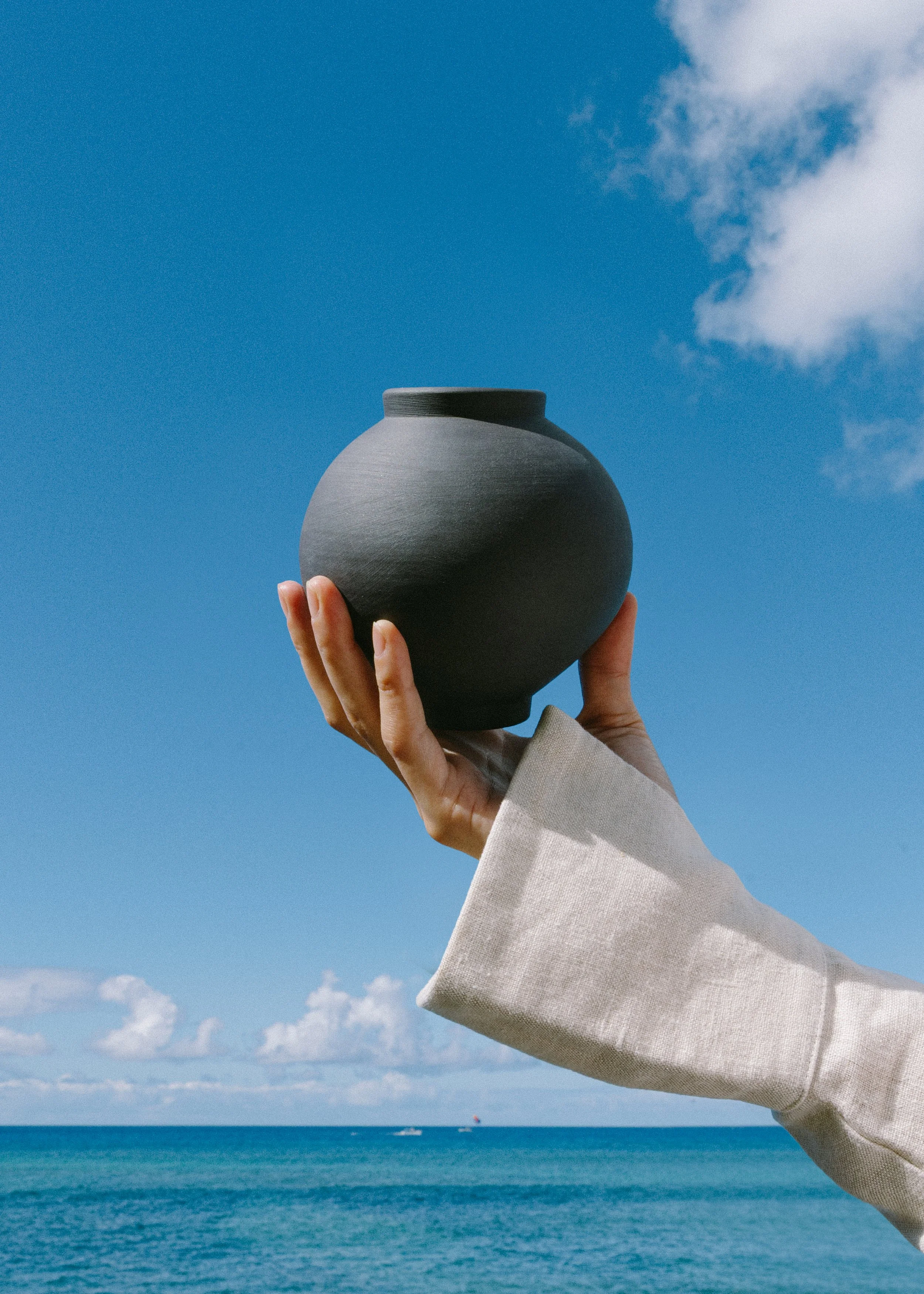 Yoon_Small Moon Jar.jpg
