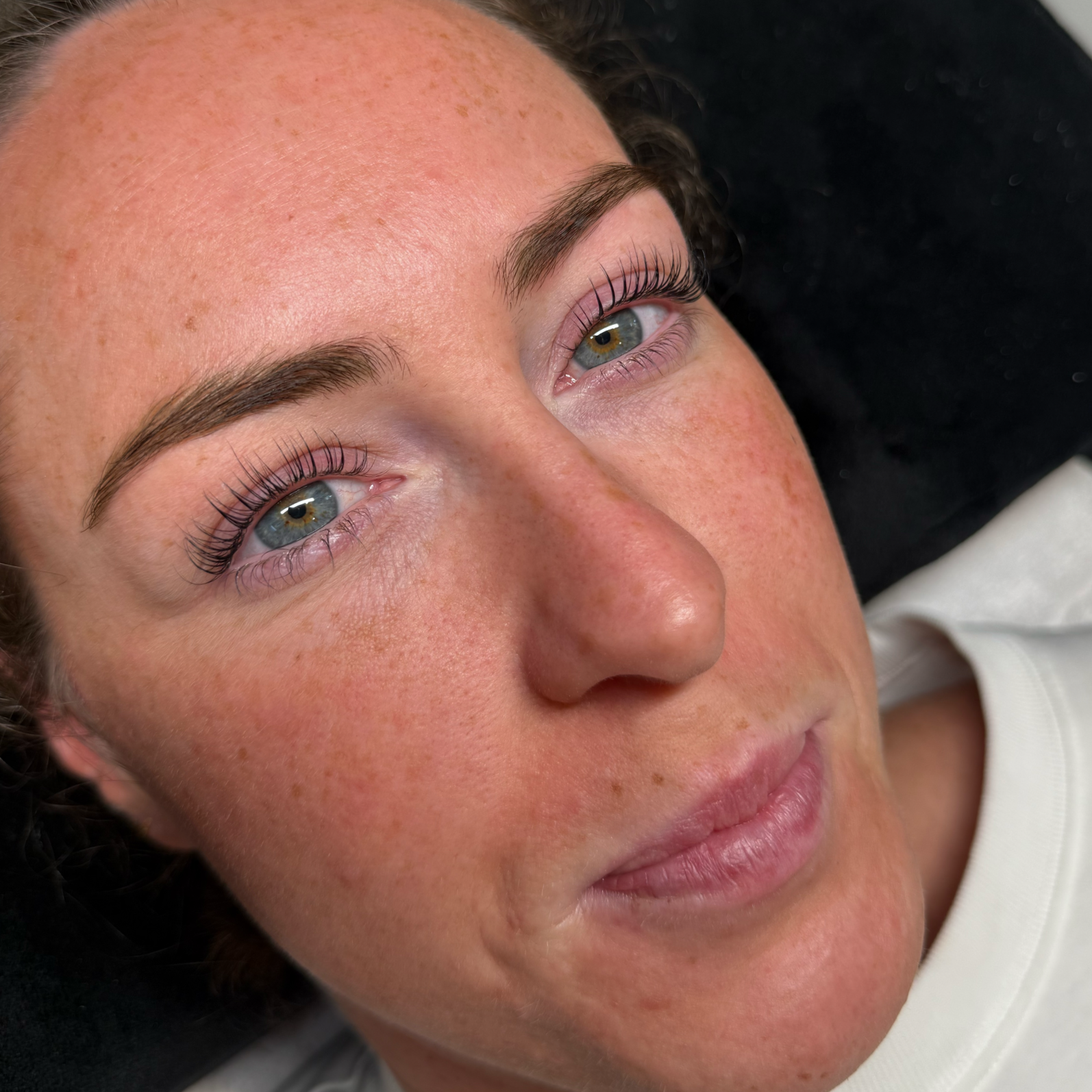 Our Korean Lash Lift uses premium techniques to create beautifully lifted, healthy-looking lashes while maintaining lash integrity. Ideal for straight or downward-growing lashes, this treatment delivers long-lasting curl, definition, and effortless b