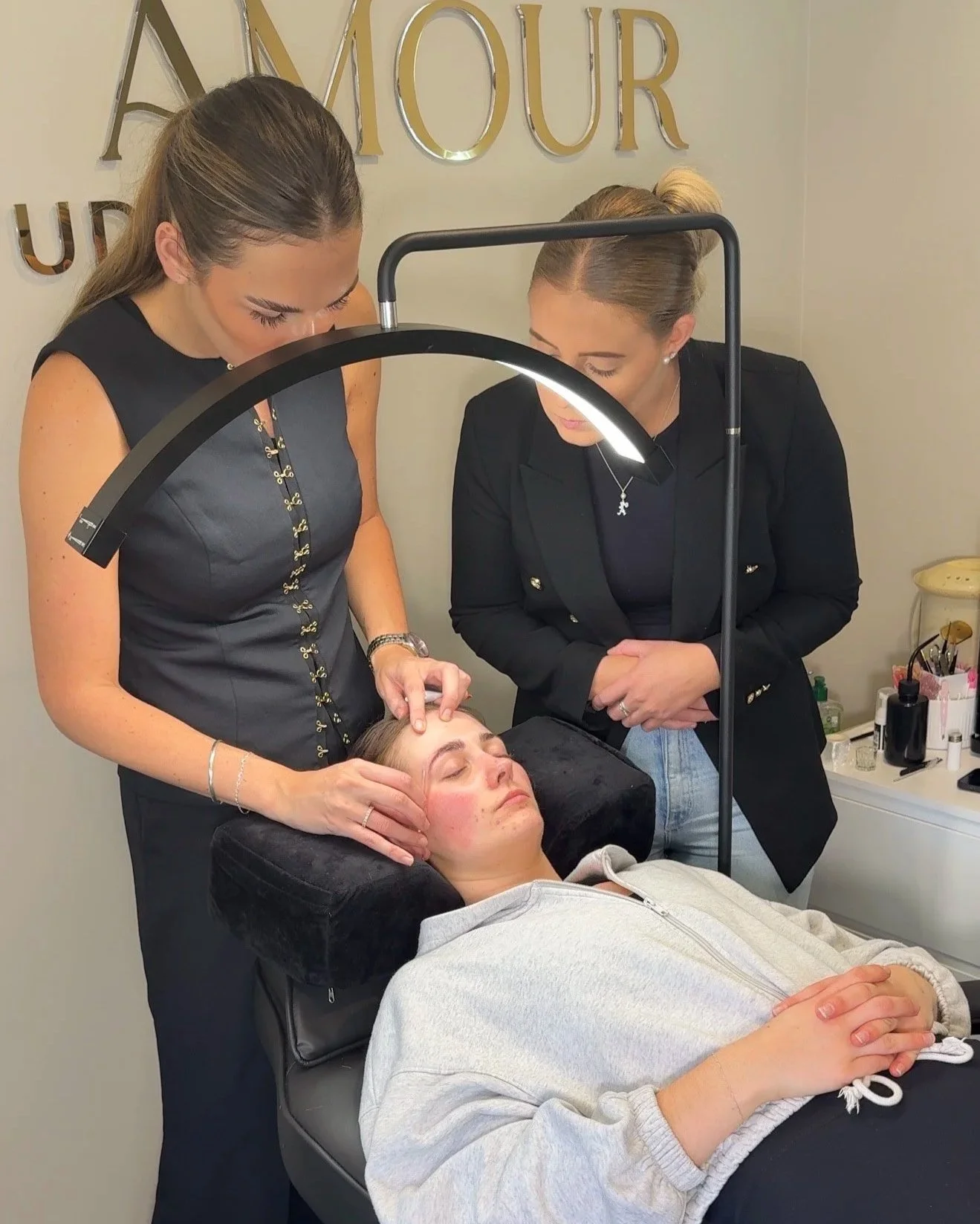 Professional brow tattoo training Christchurch for aspiring cosmetic tattoo artists wanting comprehensive practical education.