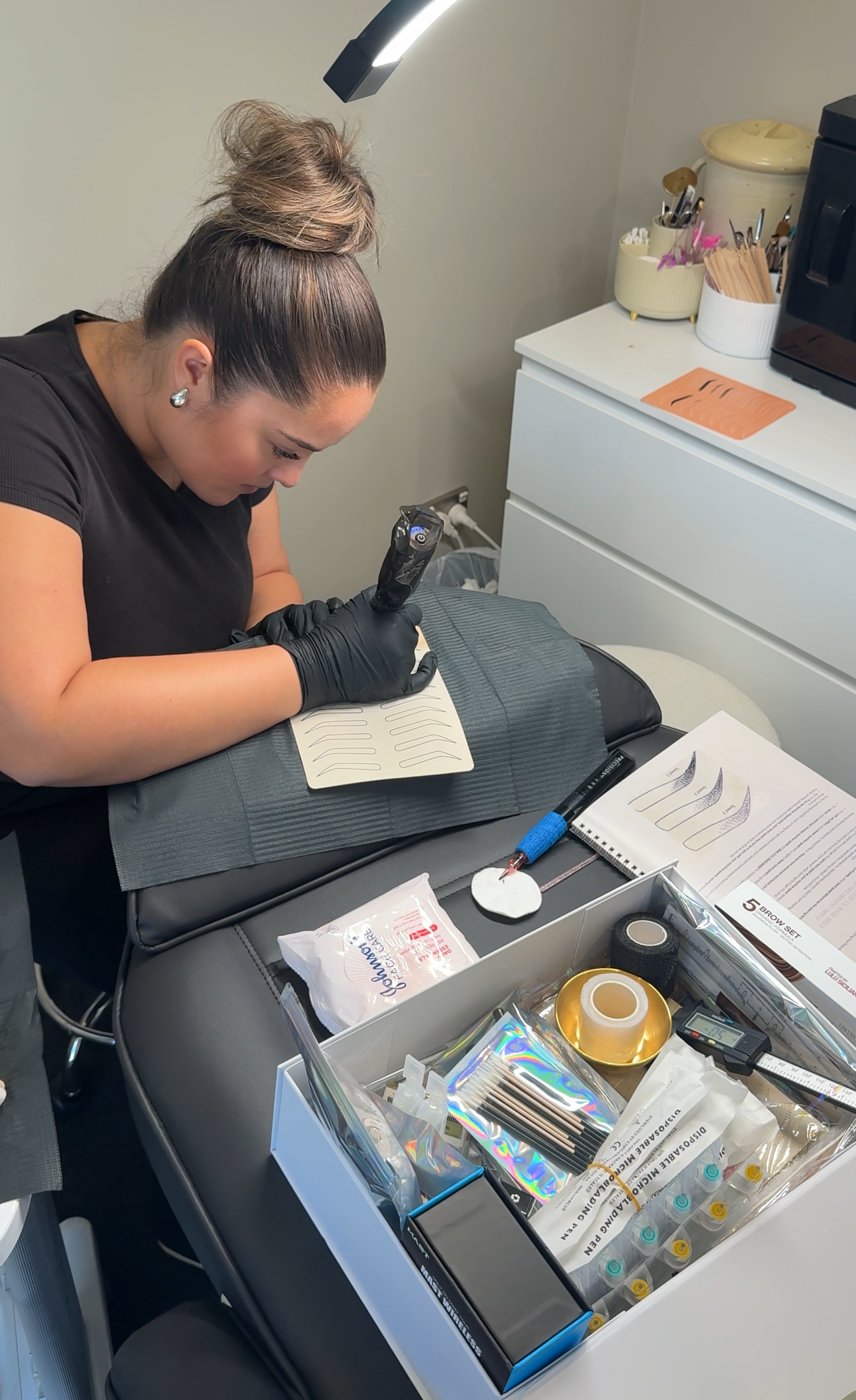 Cosmetic tattooing course Christchurch.PNG