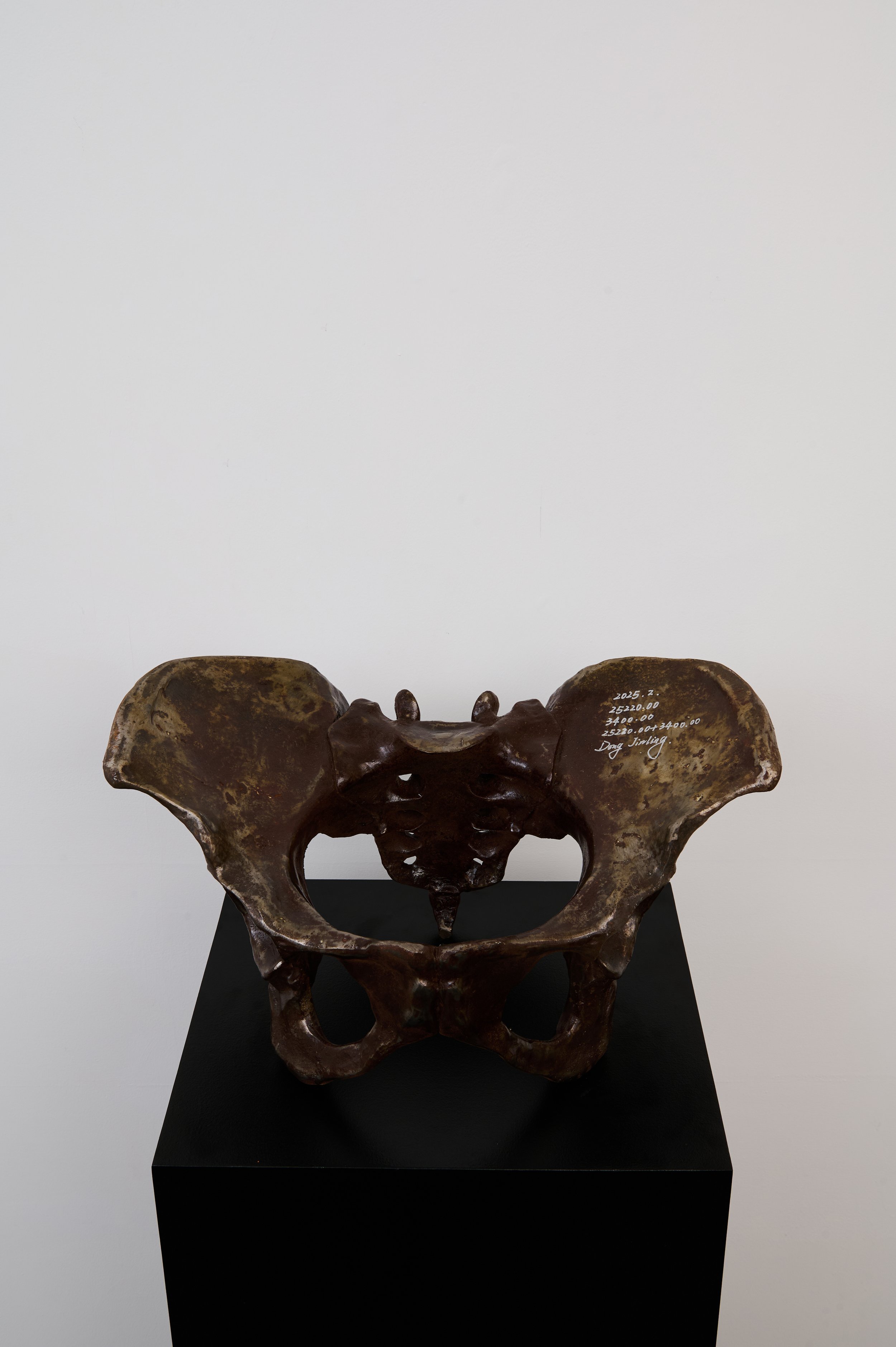 Workers, 2025.2, 25220+3400, 48x25x33.2cm, Iron Casting