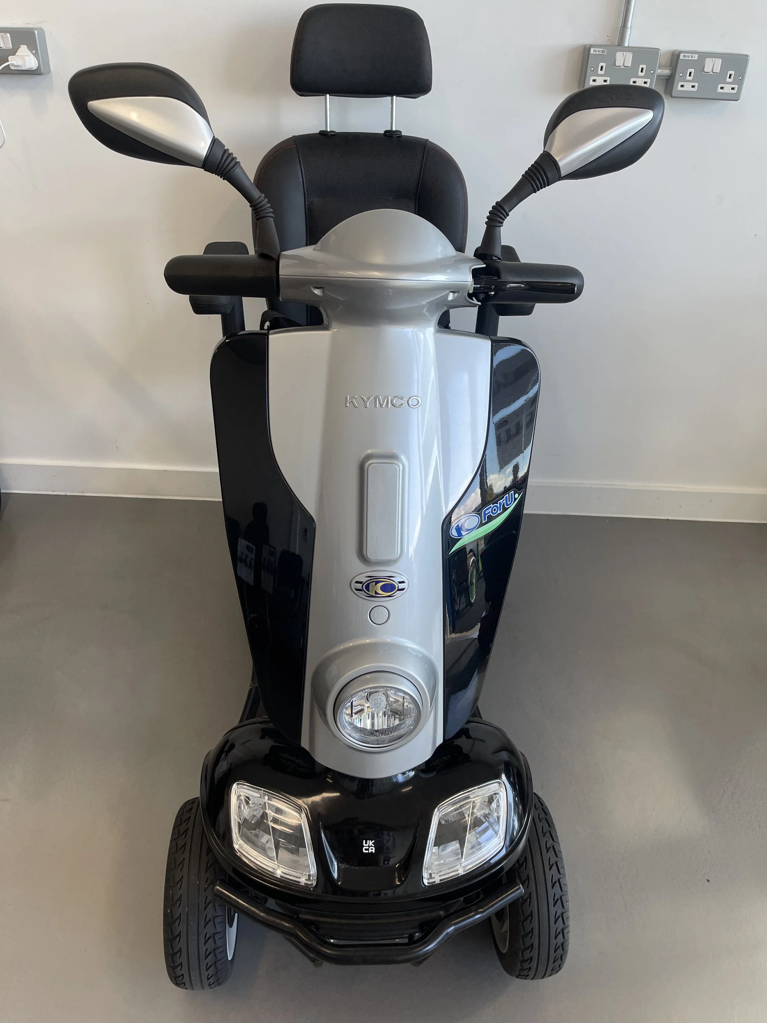 Kymco Midi XLS - Solid Tyres