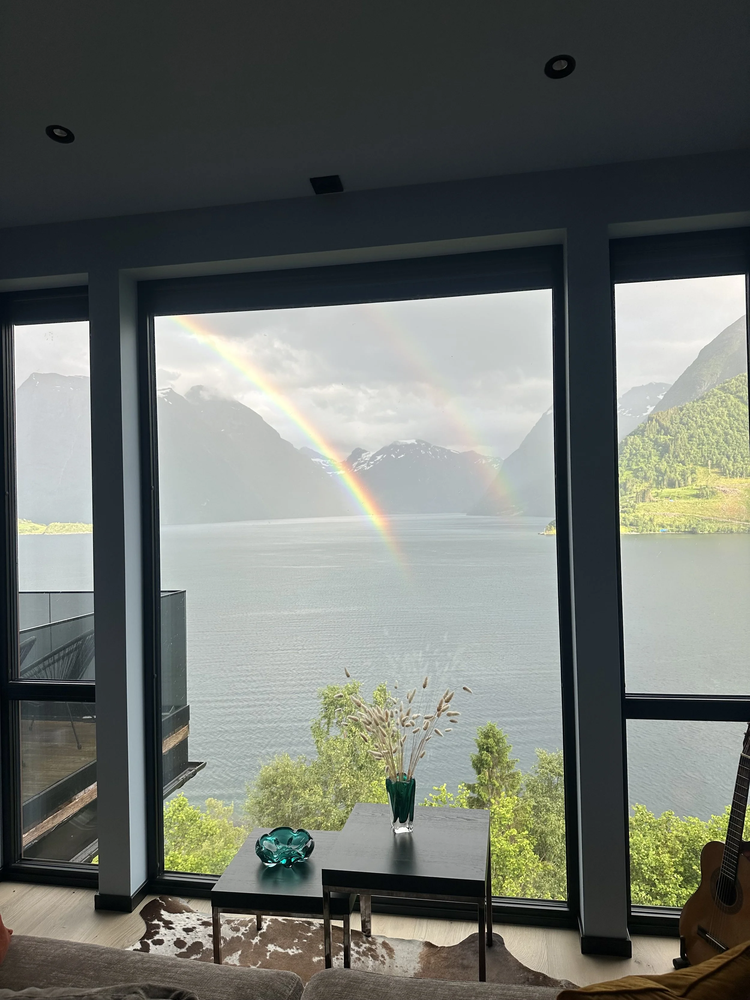 Somewhere over the rainbow(s)