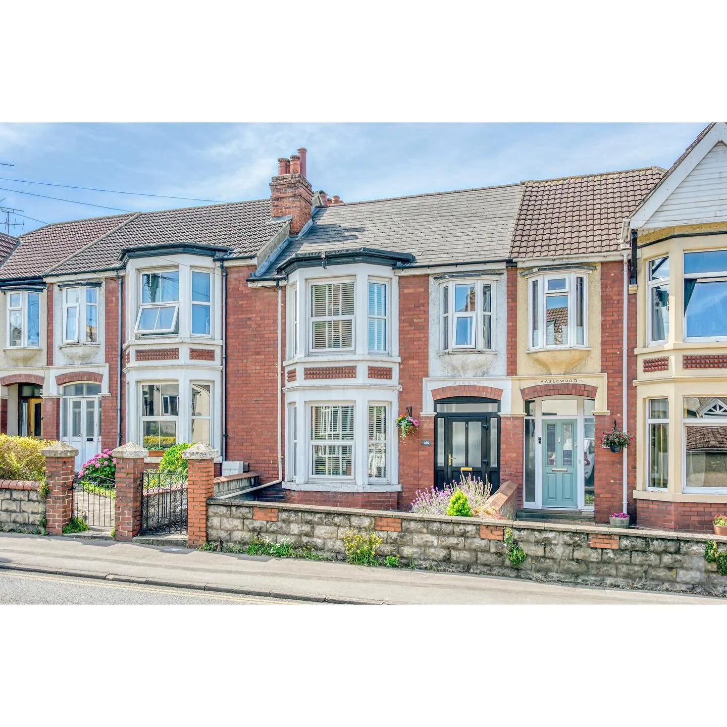 After being let down by another photographer that morning, I was contacted by @su_leeburn_property_agent to save the day. Was an absolute pleasure to help out and meet Su for the first time, also to add this little gem of a property to my portfolio ?