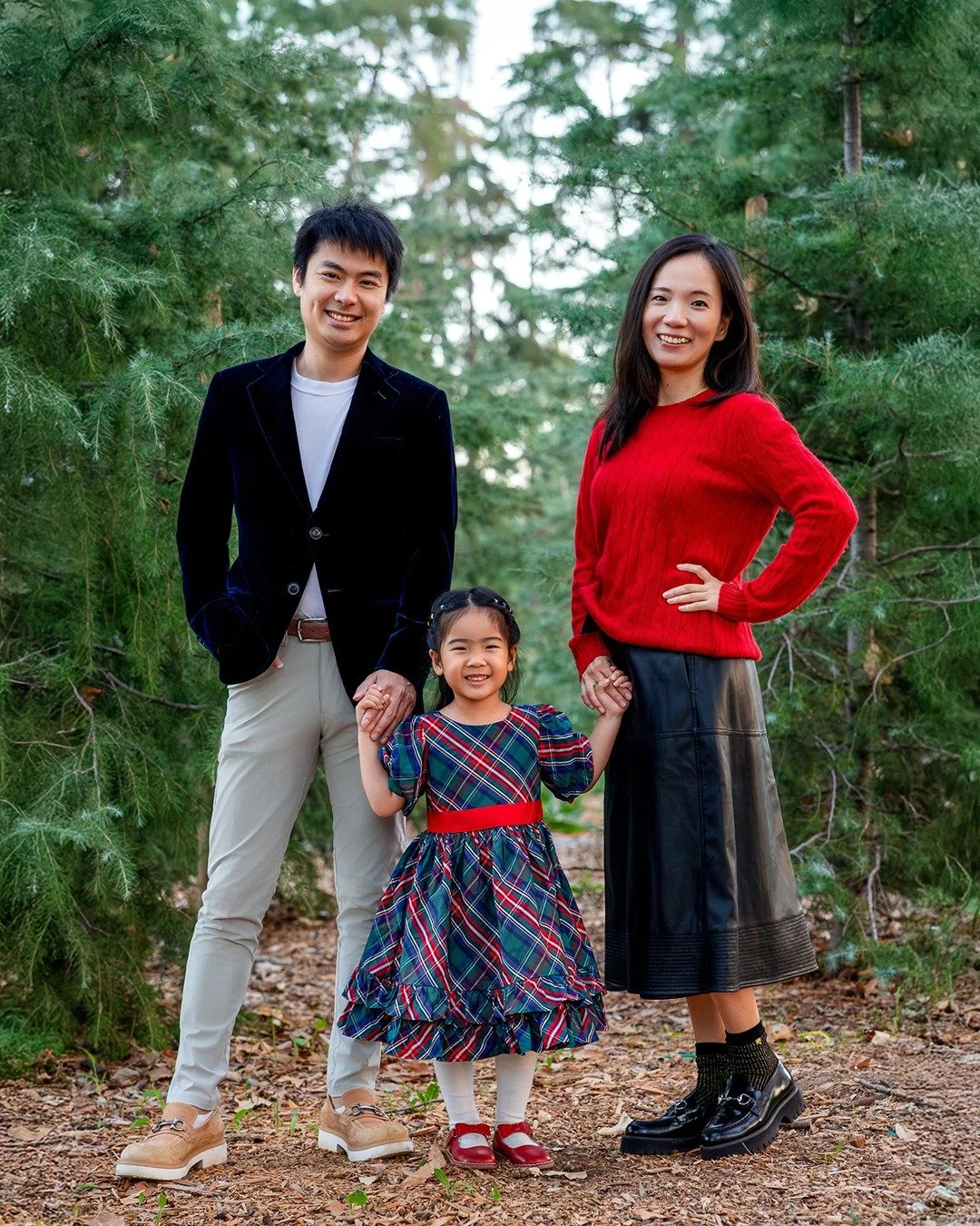 The presents are opened, but the best gift remains. ❤️🎄

The gift of time together. So honored to have captured the joy and connection for this beautiful family. 

Wishing you all the warmth and magic that lasts beyond the 25th!
.
.
#yeelimphotograp