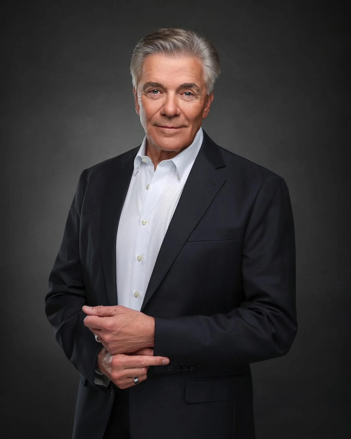A great headshot does not just show how you look. It shows what you have built. Who you are. And why people should trust you.

This is Al, the founder and president of United American Mortgage. And this is exactly the energy we brought into the studi