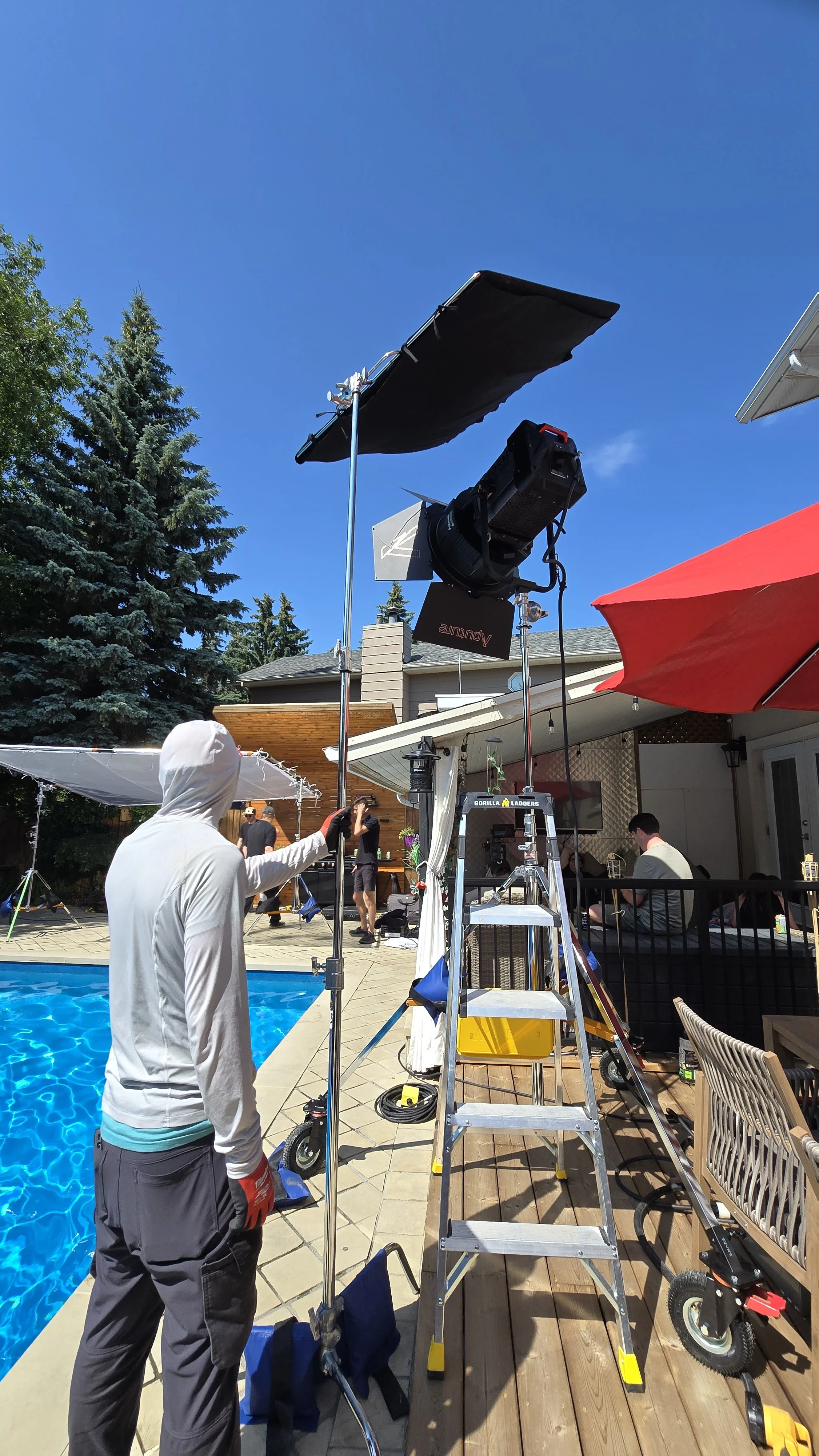 Aputure Xt52. 12X Hi-lite diffusion, 4X 216 frame