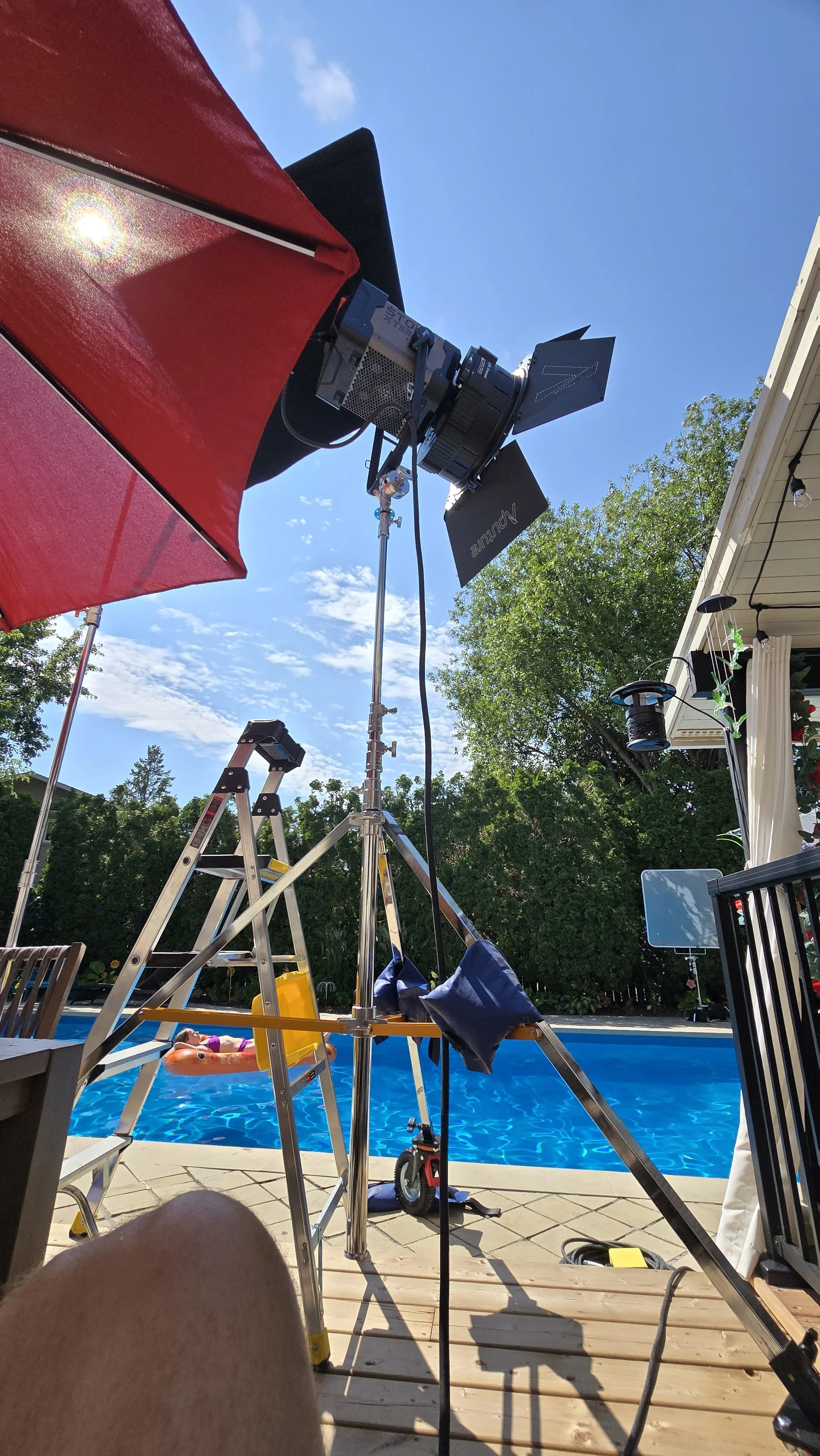 Aputure Xt52. 12X Hi-lite diffusion, 4X 216 frame