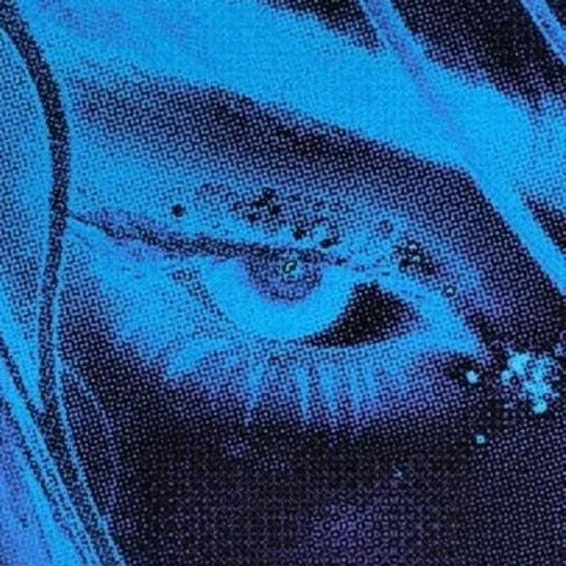 725