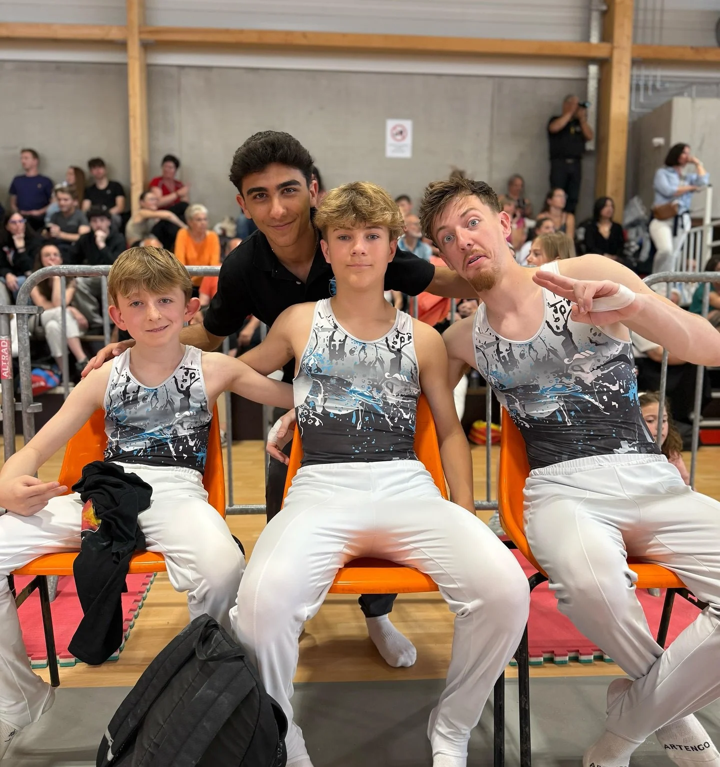 Retour en images sur les demi-finales nationales !✨

Nos &eacute;quipes ont brill&eacute; sur le plateau de comp&eacute;tition, et particuli&egrave;rement Kim, qui termine 3e en individuel 🥉 et se qualifie donc pour la finale nationale !
Direction B