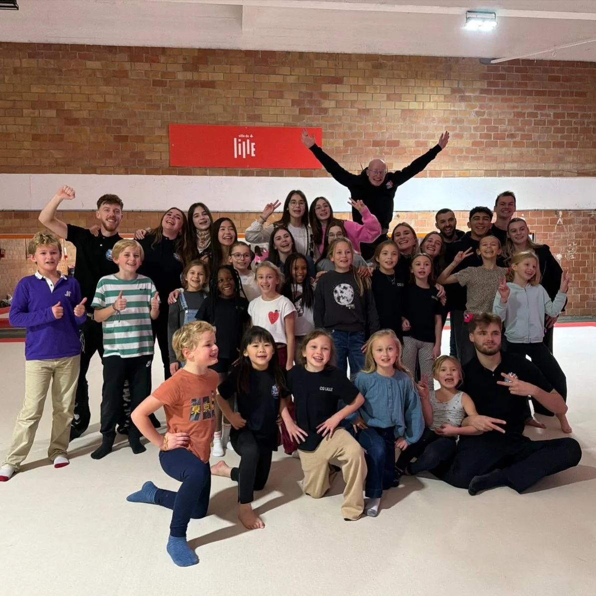 ✨ SOIR&Eacute;E DES COMP&Eacute;TITIONS ✨
Pour la premi&egrave;re fois cette ann&eacute;e, le club a organis&eacute; une soir&eacute;e pour nos jeunes comp&eacute;titifs.
Le principe ?
Une petite r&eacute;union pour pr&eacute;senter les coachs et les