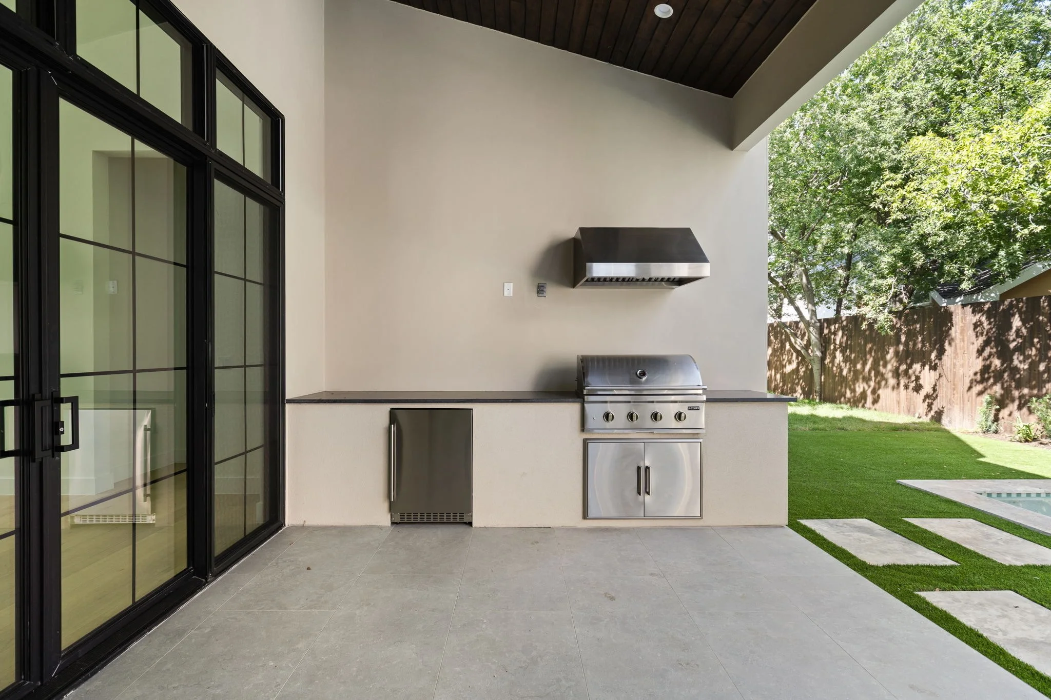 60-web-or-mls-706 E 46th St-60.jpeg