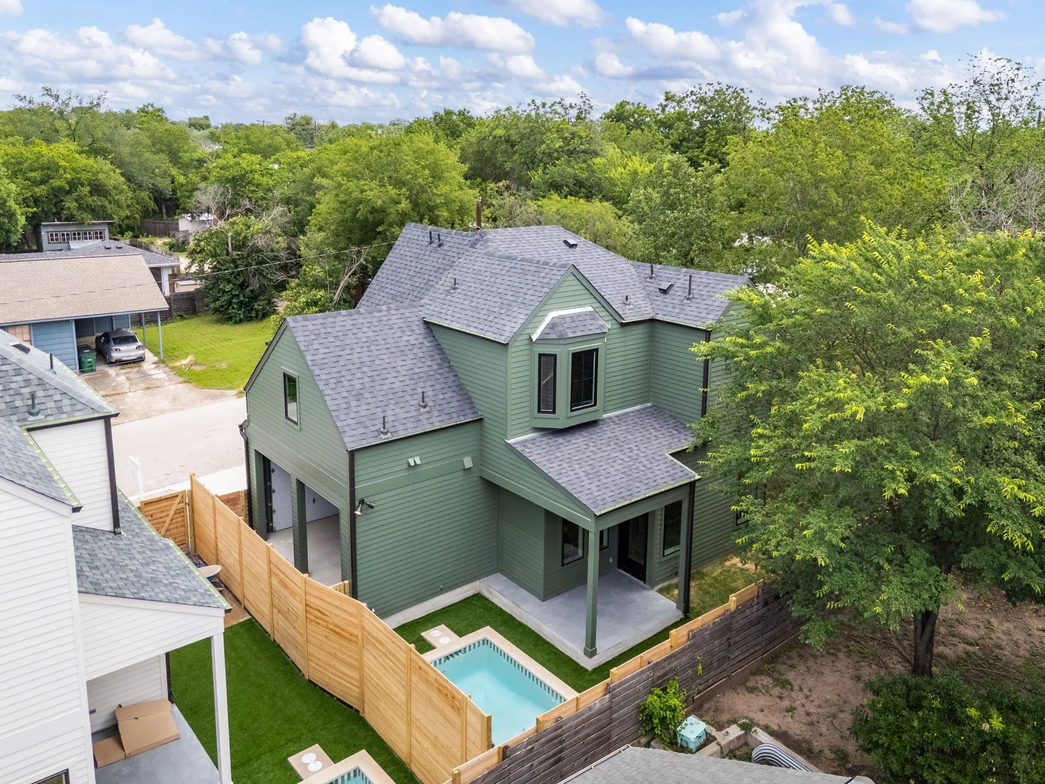 84-web-or-mls-2503 E 18th St-84.JPG