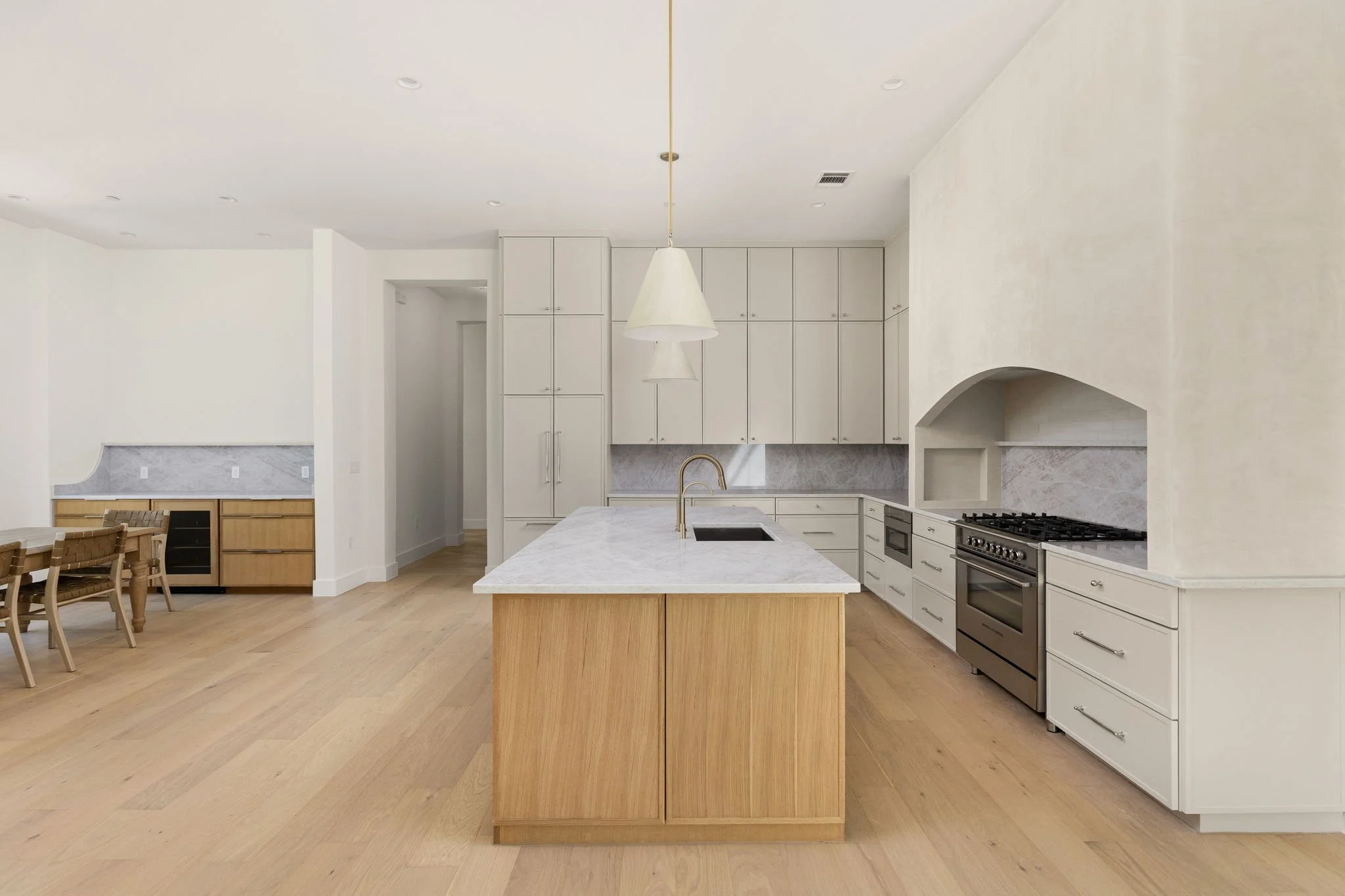 15-web-or-mls-706 E 46th St-15.jpeg