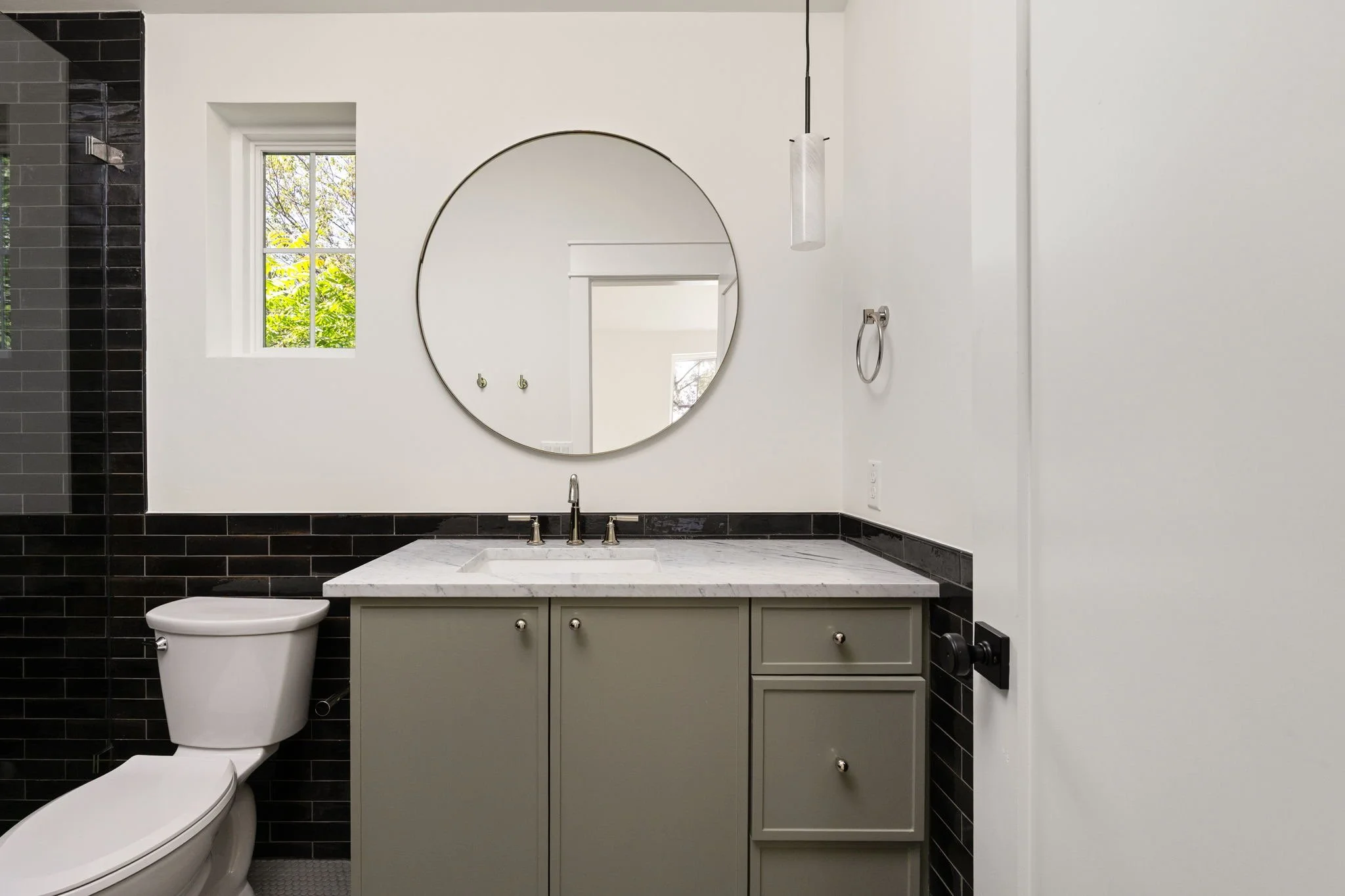 57-web-or-mls-706 E 46th St-57.jpeg