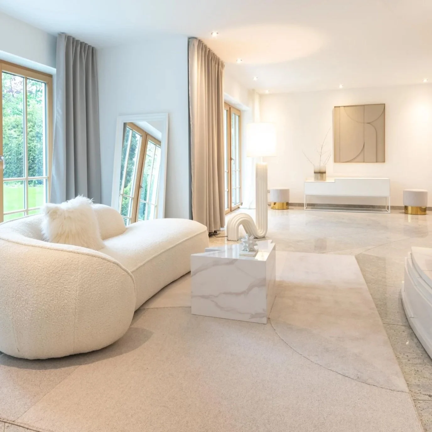 Villa mit rundem Raum-Charakter