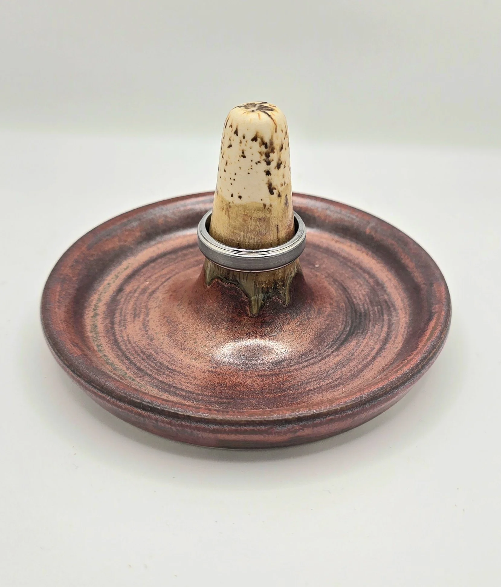 Ring Holder (2 Colors)