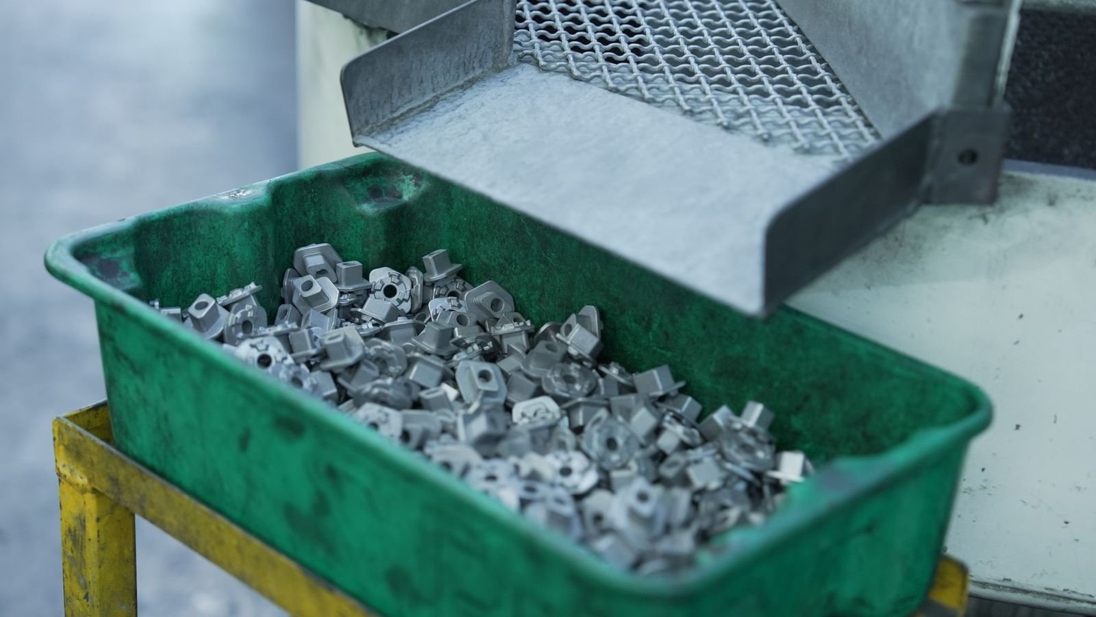 How Powder Metal Engineering Reduces Production Costs