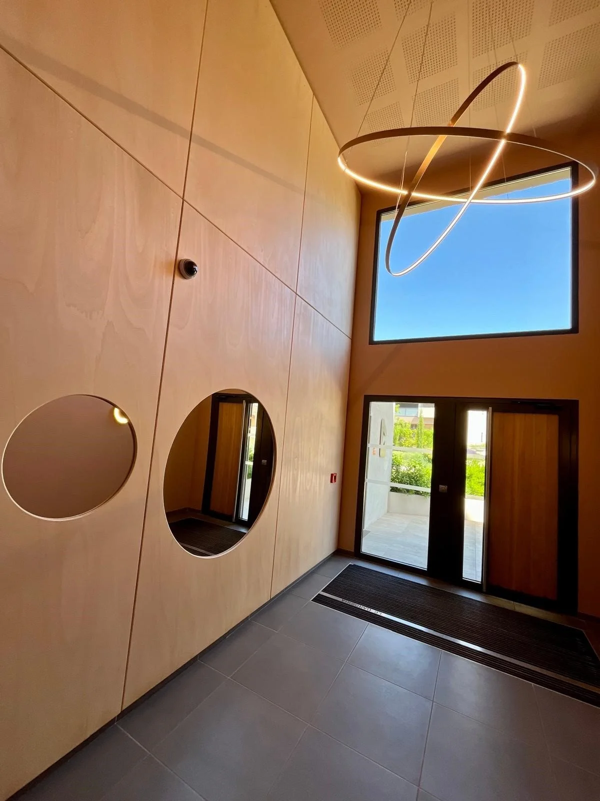 hall_marseille_bois.jpg