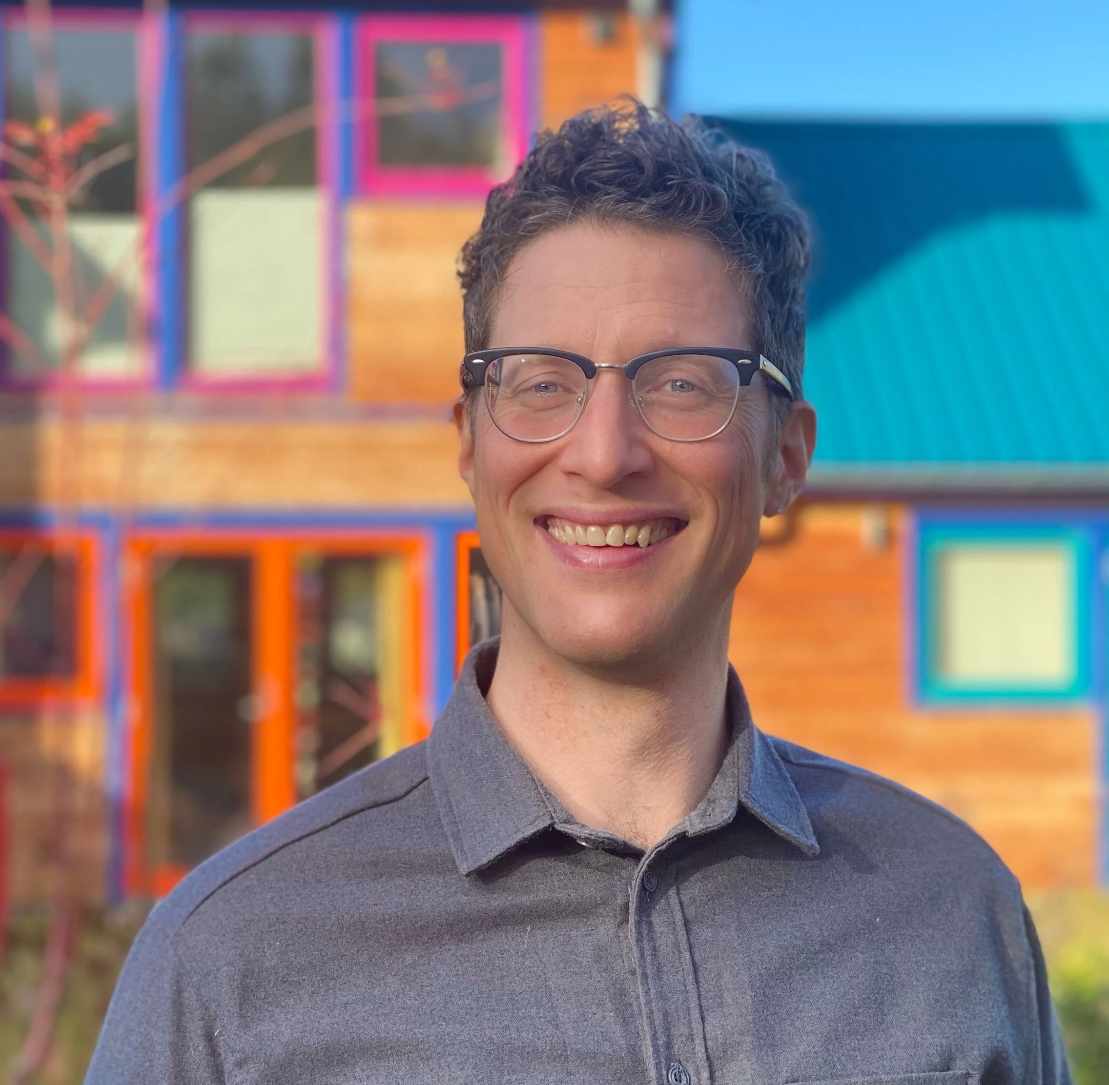 James, your friendly Neighbourhood Apple Assistant, based in Edinburgh, or remotely online