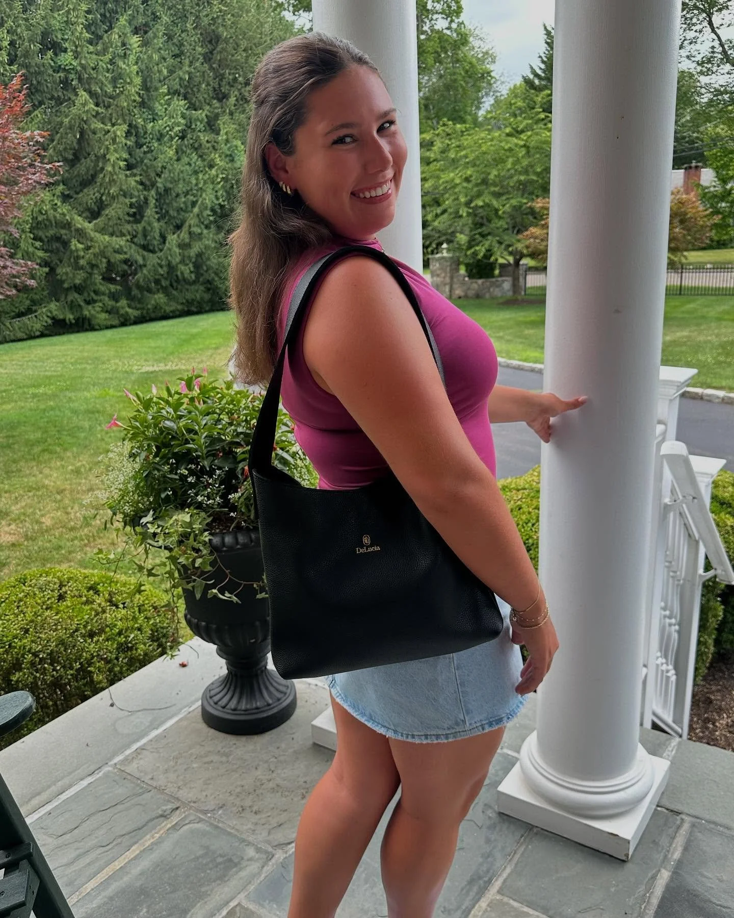 Another happy customer 🖤✨

Bags, wallets and custom orders are available!!