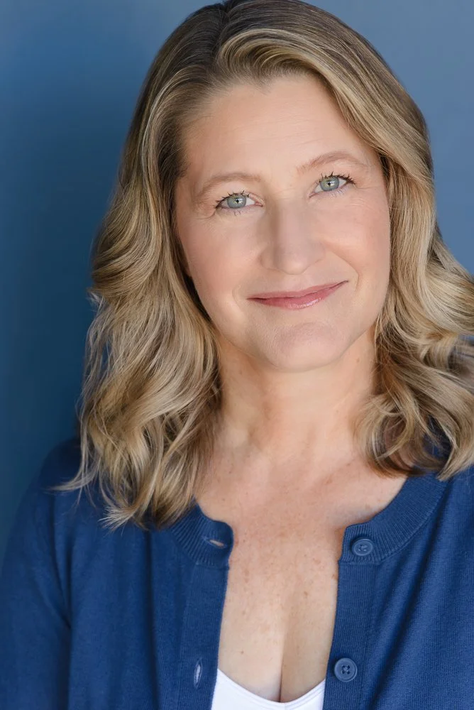 Headshot Stephanie Lynge