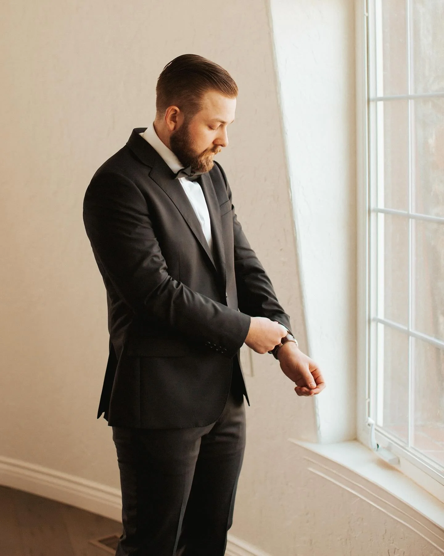 Moments before the aisle and he&rsquo;s preparing his heart ❤️ 
⁠
On your wedding day, the groom isn&rsquo;t just showing up in style&mdash;he&rsquo;s stepping into a vocation. Into the call to love like Christ. To lead with humility. To lay down his