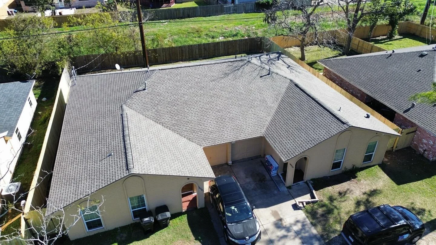 Another beautiful roof Completed by the JCG Team ! 

#timberlinehdz #weatheredwoodroof