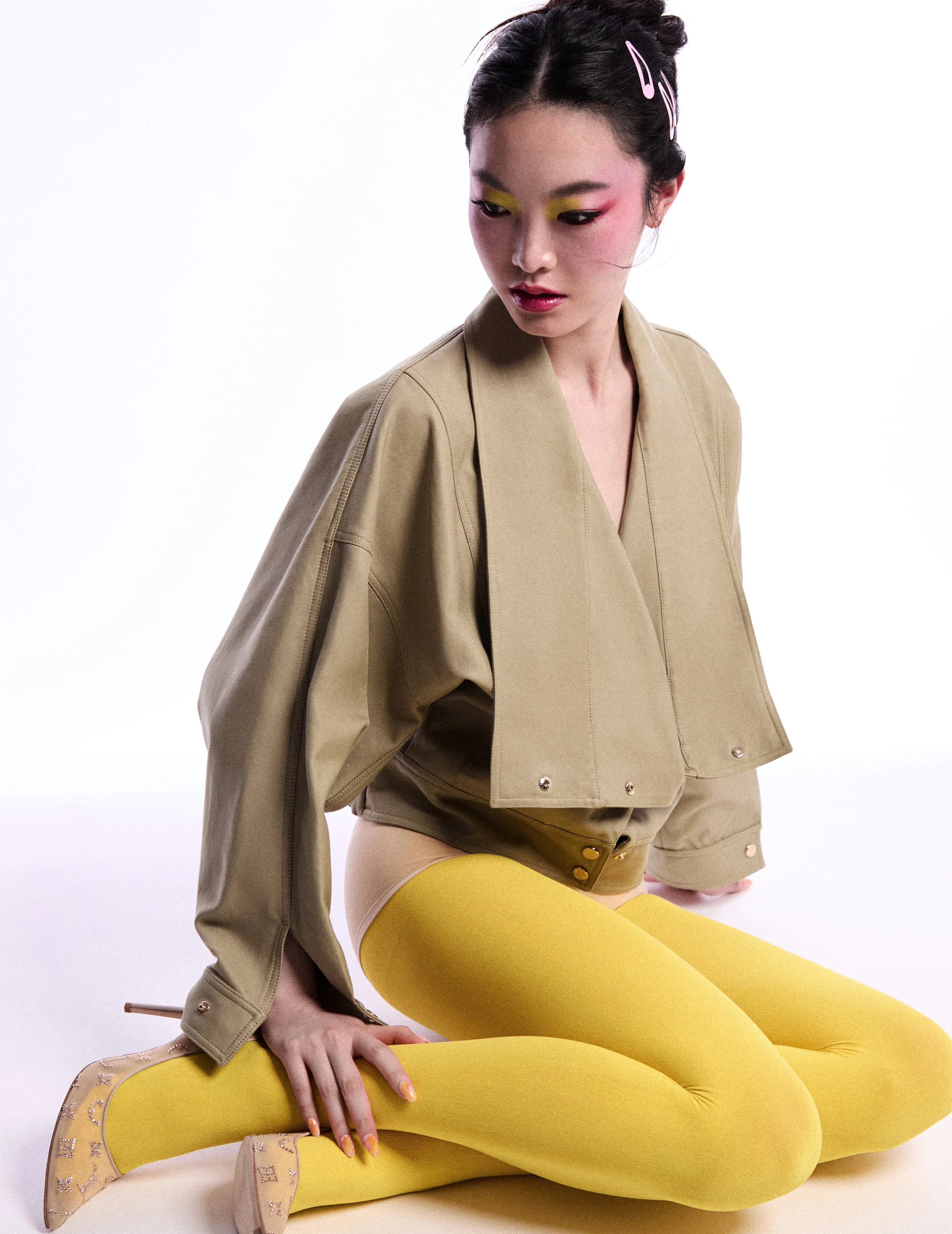 Vogue_Thailand_Aug_202631289_RET 1.jpg