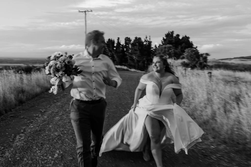 How to Plan a Wedding When You Are Time Poor: Simple Tips for Busy Couples