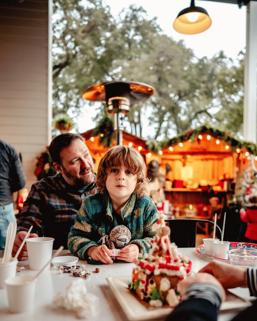 🎄 Gingerbread magic! 🎄

Sticky fingers, sweet smiles, and the most creative little candy architects. We loved watching families slow down, create together, and make holiday memories. 🤎

Missed this one? We have one more workshop next Saturday.✨

?