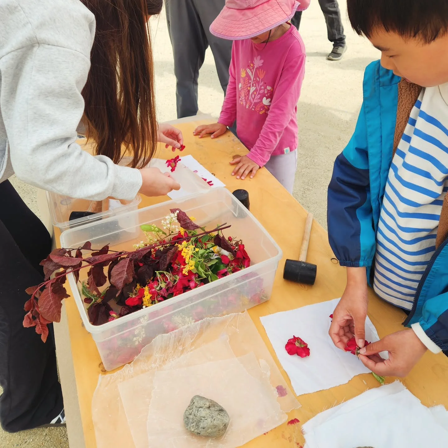 We are making flower prints at the Spring Fling! We will be here until 3pm.