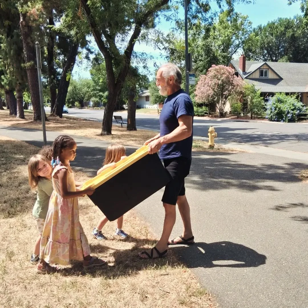 Team work makes the dream work? 😉

We had a fun morning out in Davis meeting new friends and playing in a new neighborhood. These friends all pitched in to help with clean up, we appreciate you! 🌸

Nominations for more surprise pop-up play are stil