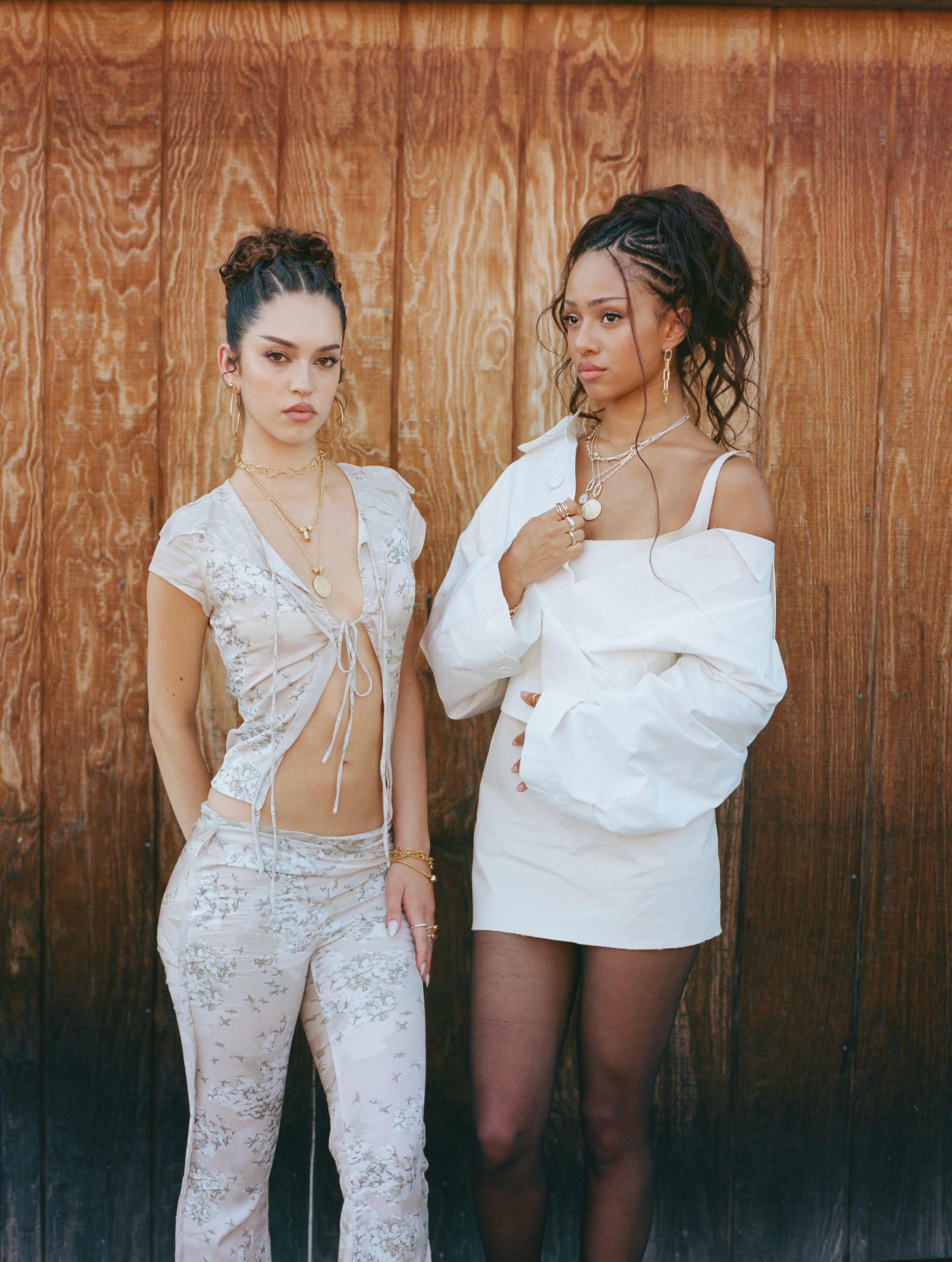 68b0834cf686bd19b67e07b6_200_ISSUE_ JOY_IS_CONTAGIOUS_KATSEYE14.jpg