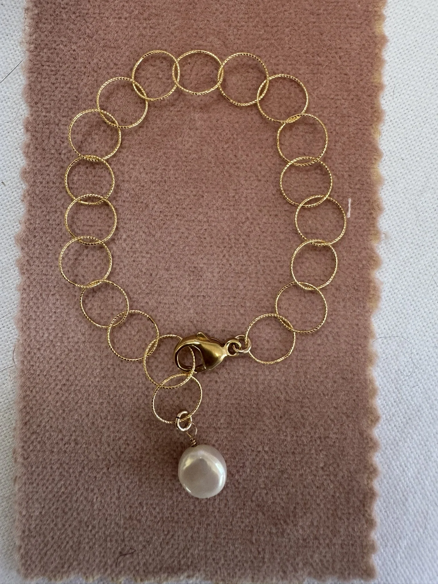 Textured Gold Chain Bracelet with Pearl