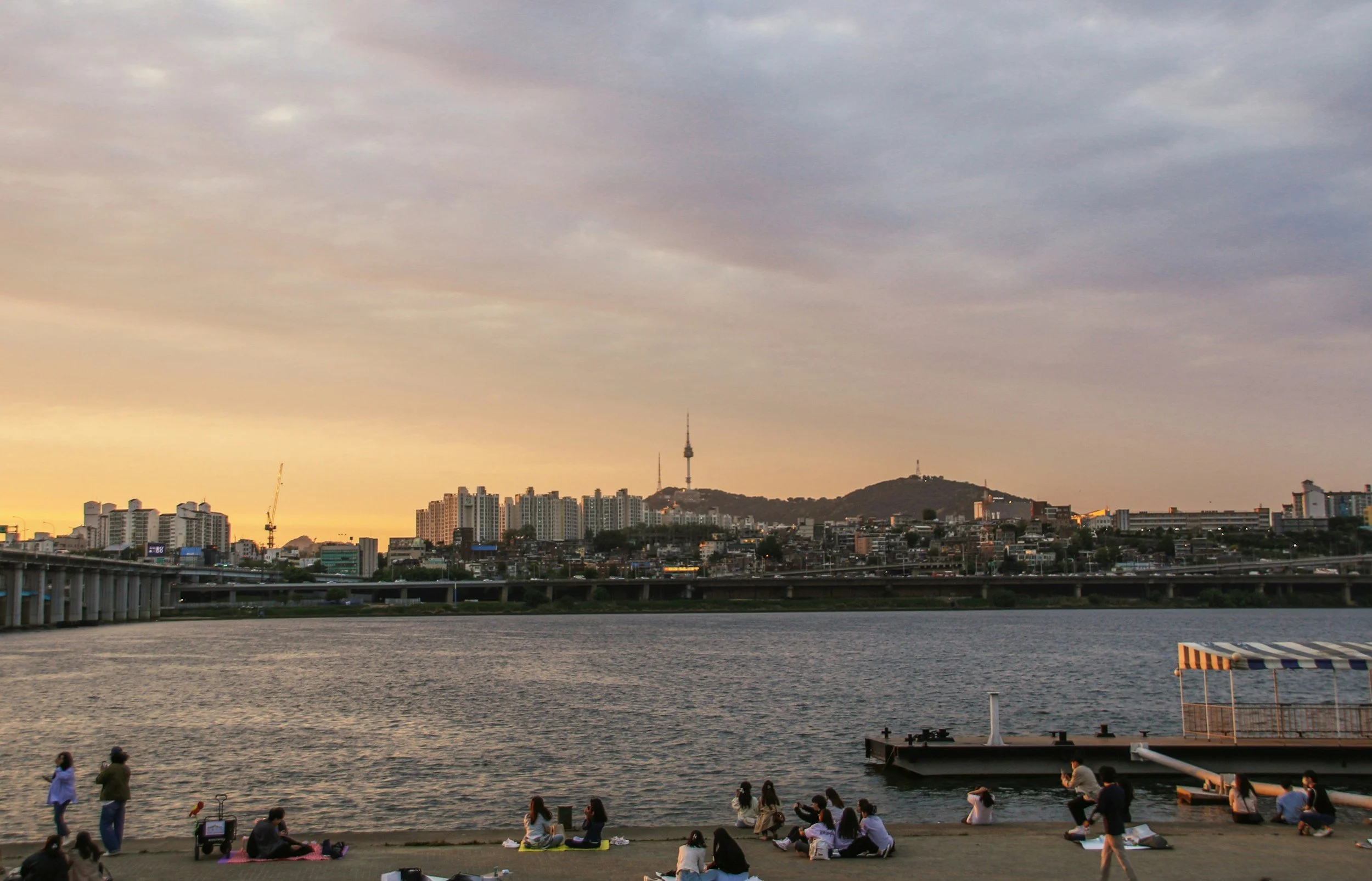 river boardwalk sunset seoul