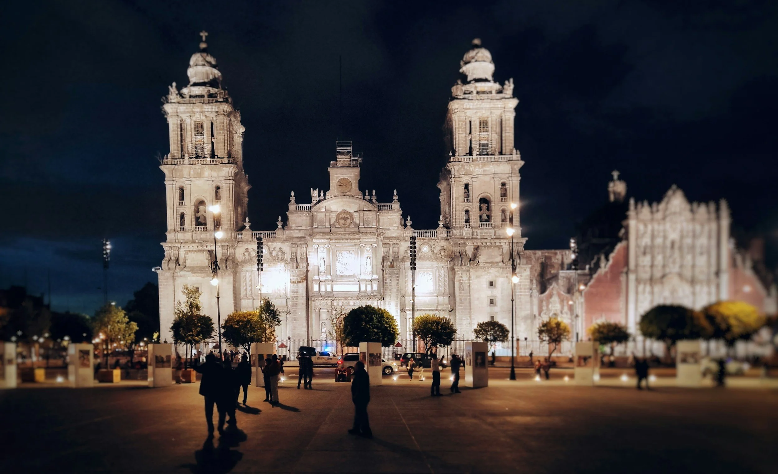 mexico city museum night time