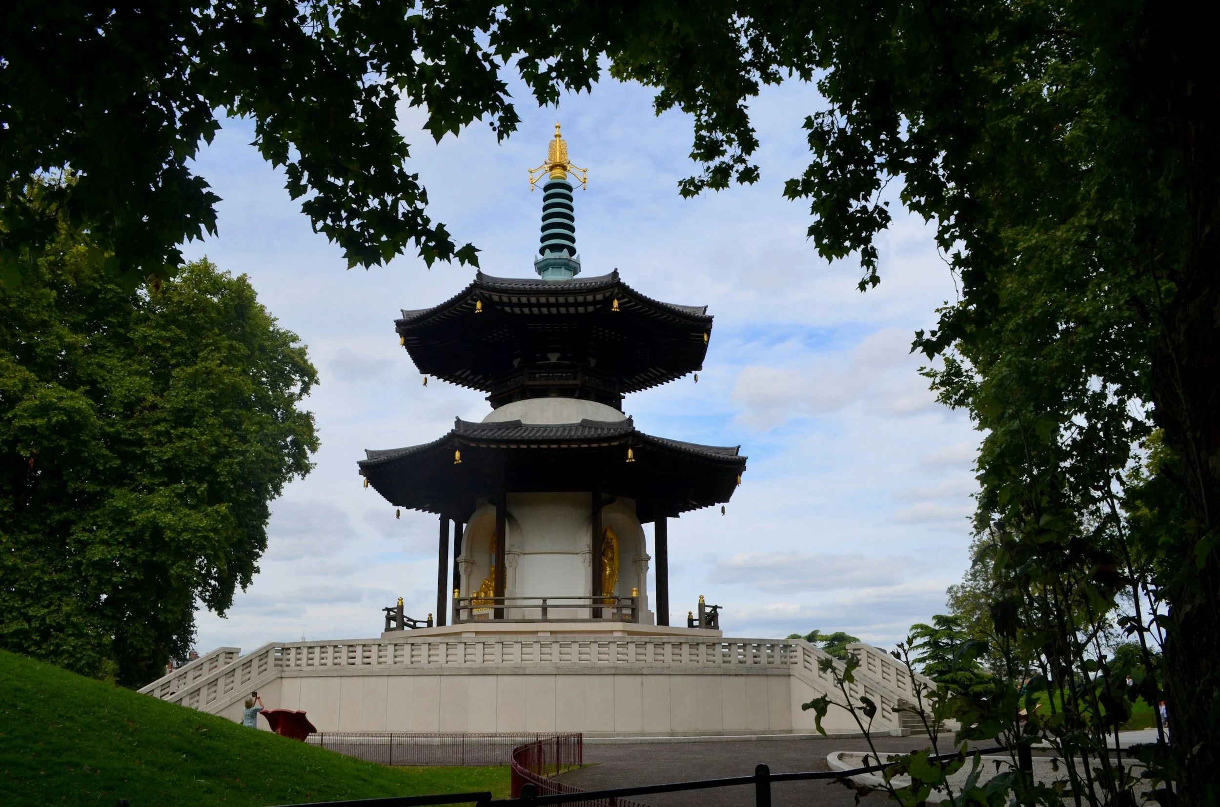 pagoda in a london park