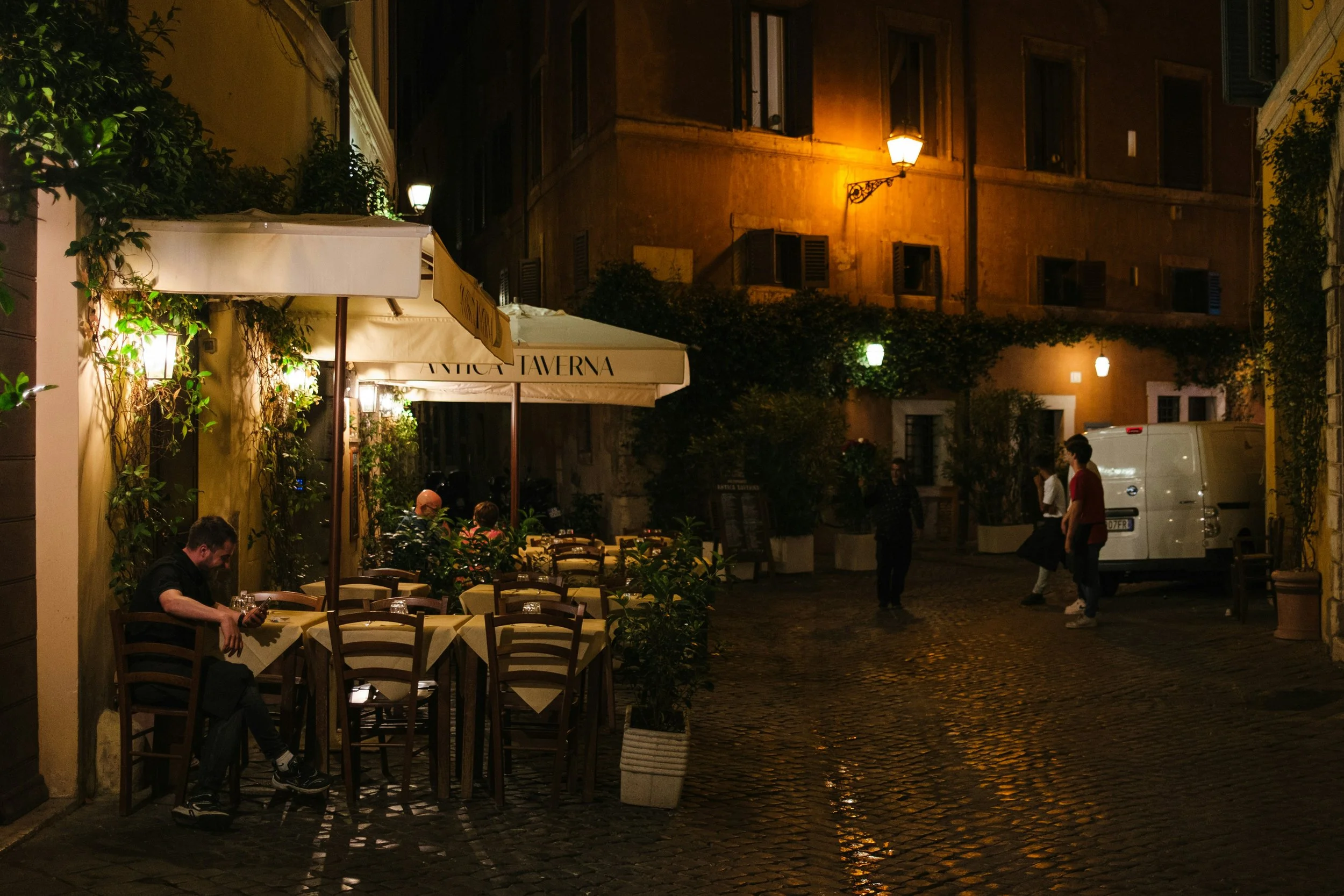 restaurant evening rome