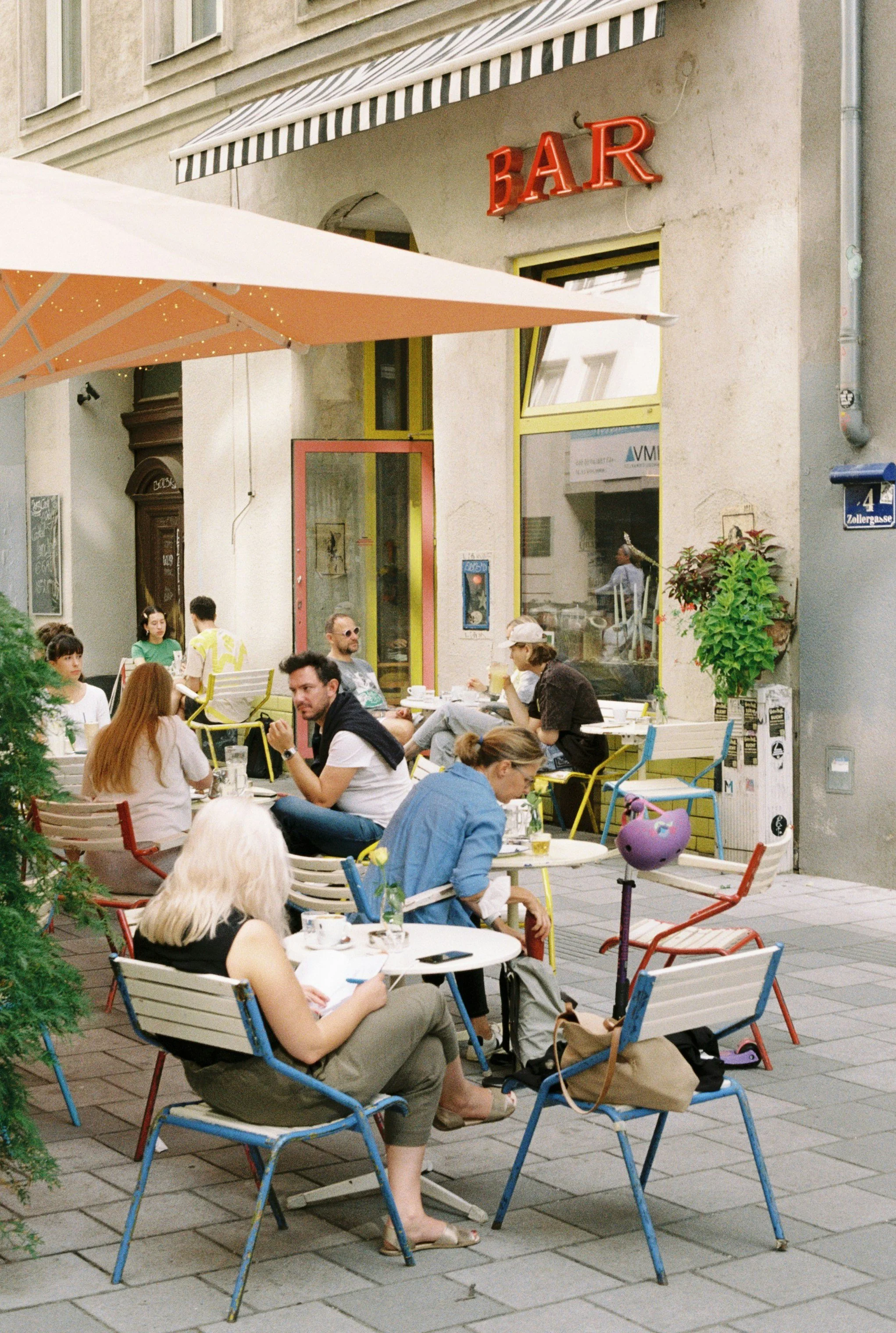 vienna cafe day time