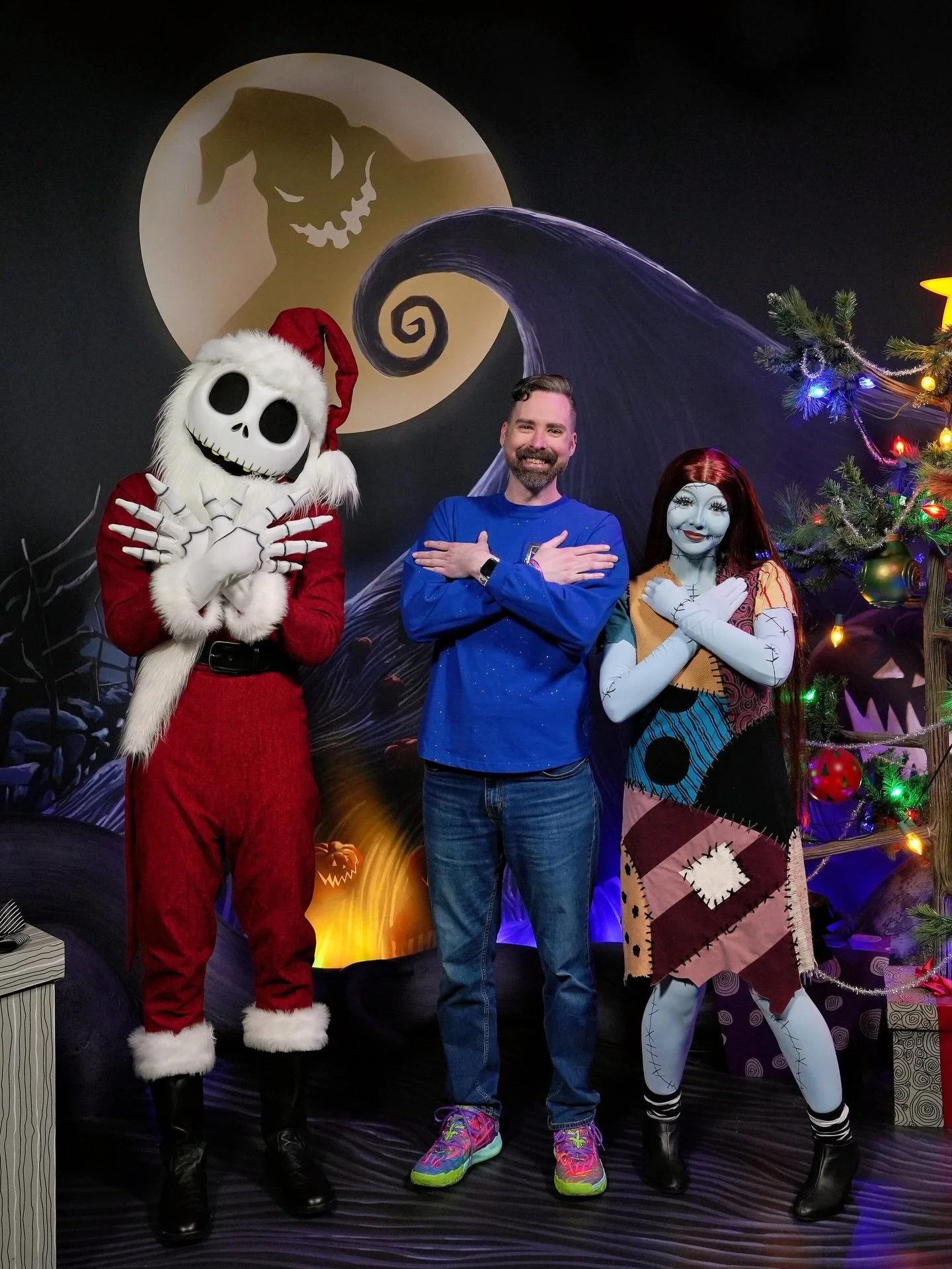 I had such a great time at Disney World with some of my best friends. Y&rsquo;all know I&rsquo;m not usually big on Christmas, but there&rsquo;s just something about Disney World that can pull even the biggest Grinch into the holiday spirit. We had s