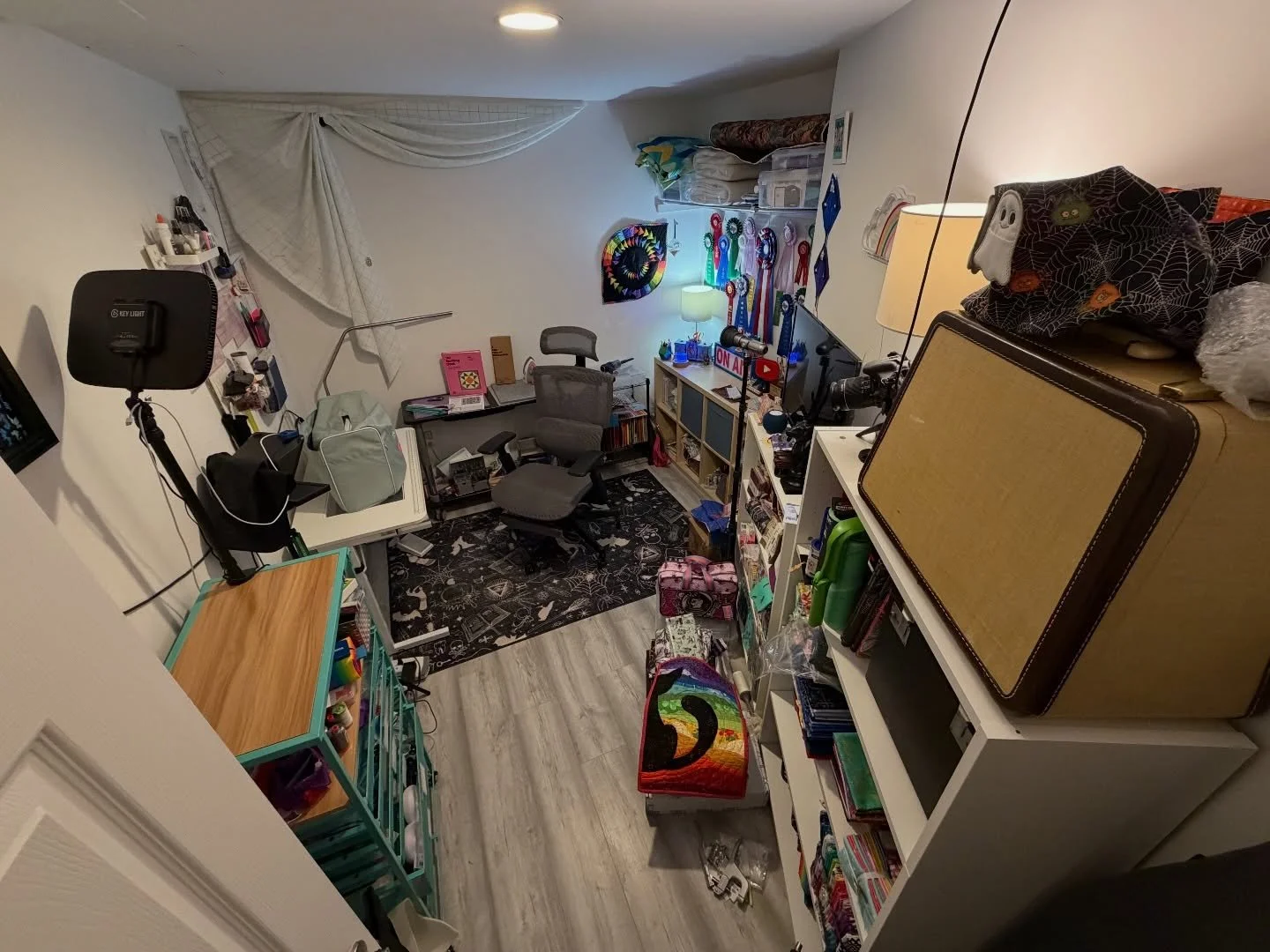 My quilty space is a bit of a mess, but let&rsquo;s be honest, who&rsquo;s isn&rsquo;t? 🤣 #igquiltfest2026 #igquiltfest