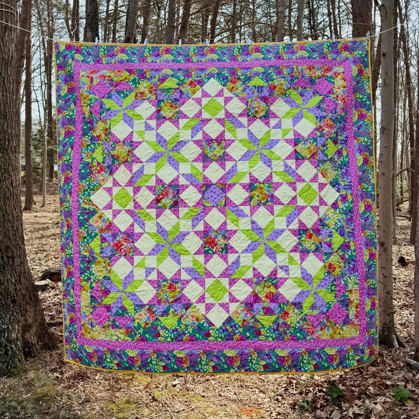 I&rsquo;ve had a stack of quilts that needed to be quilted and bound. This on is the @cotton_cuts Puzzle Mystery Quilt Flyway. This one is going to be on its way to its new home soon. Stay tuned for more quilt glamor shots&hellip;