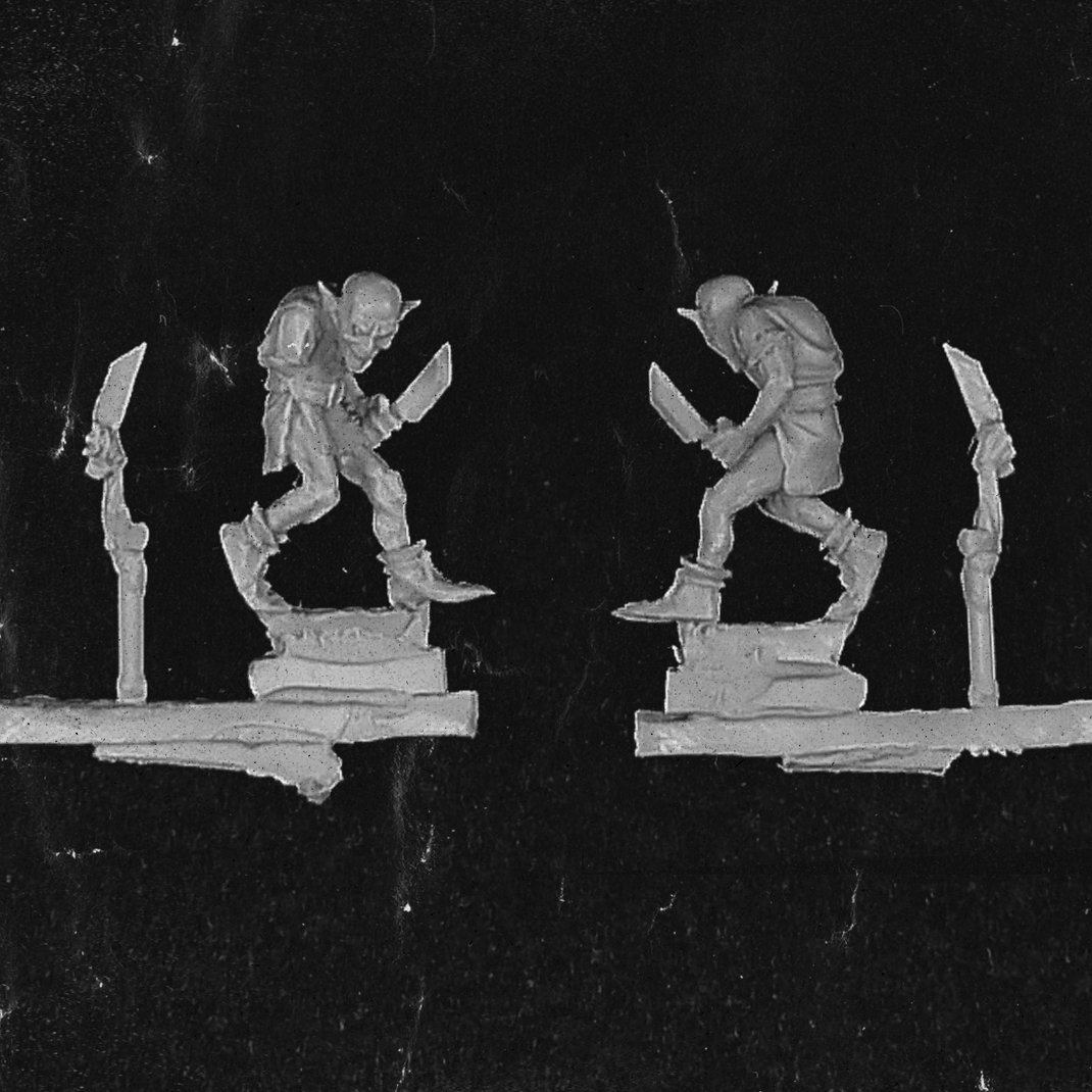 KNIFE GOBLIN MINIATURE