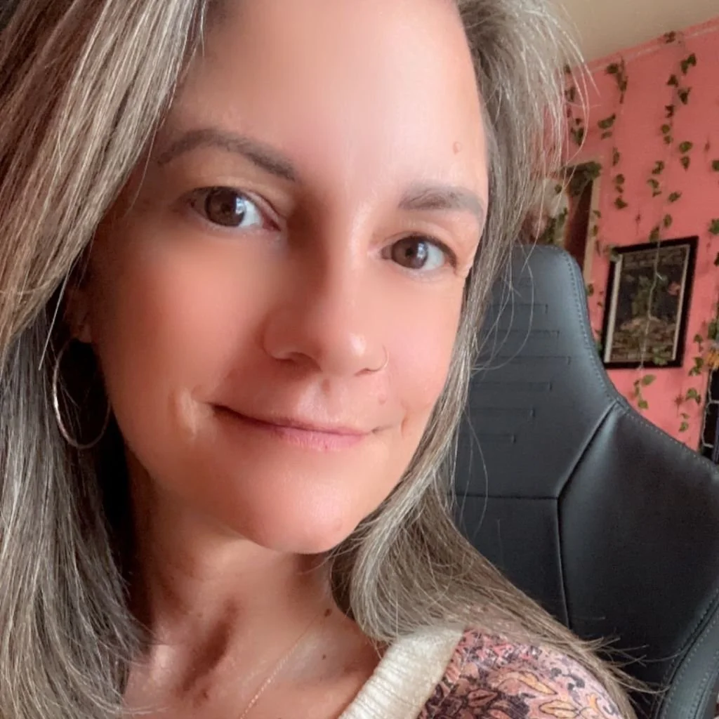 Consciously Erin Erin is a Frequency and Clarity Coach with over 25 years of experience in both the medical and metaphysical fields. Her career began in ophthalmology, where she spent years helping others see the world more clearly 